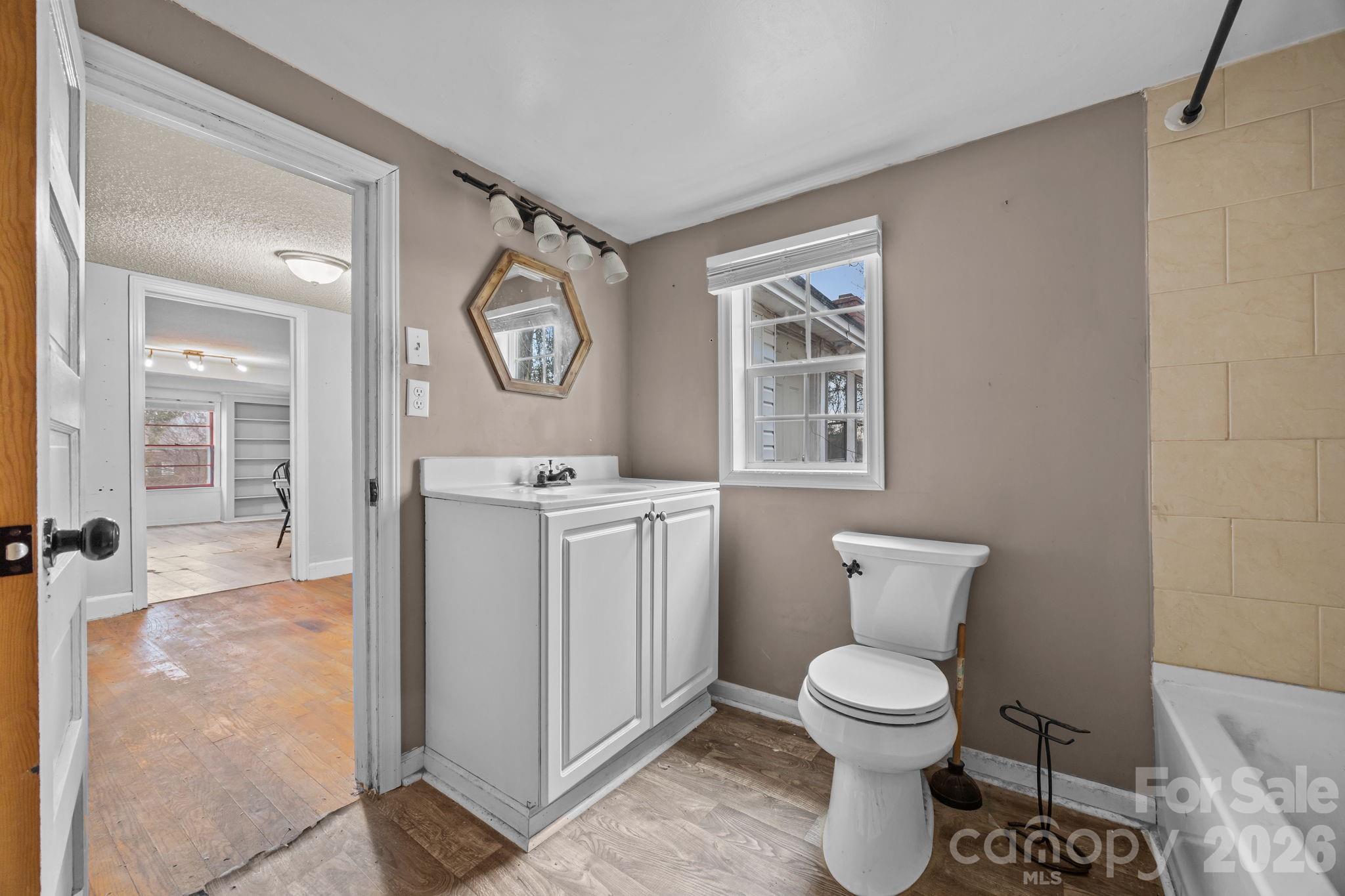 2821 Old Fairground Road — Angier