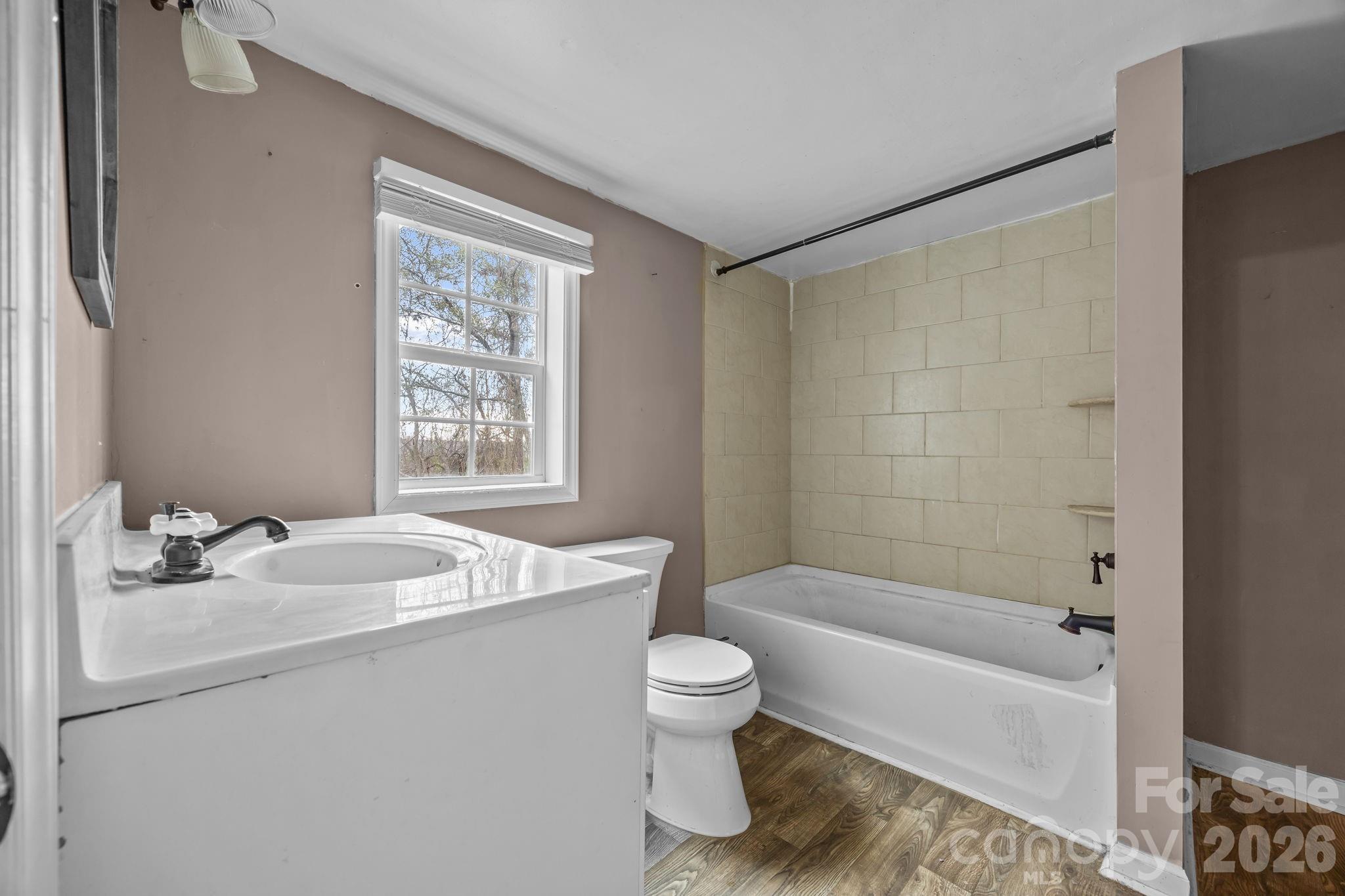 2821 Old Fairground Road — Angier