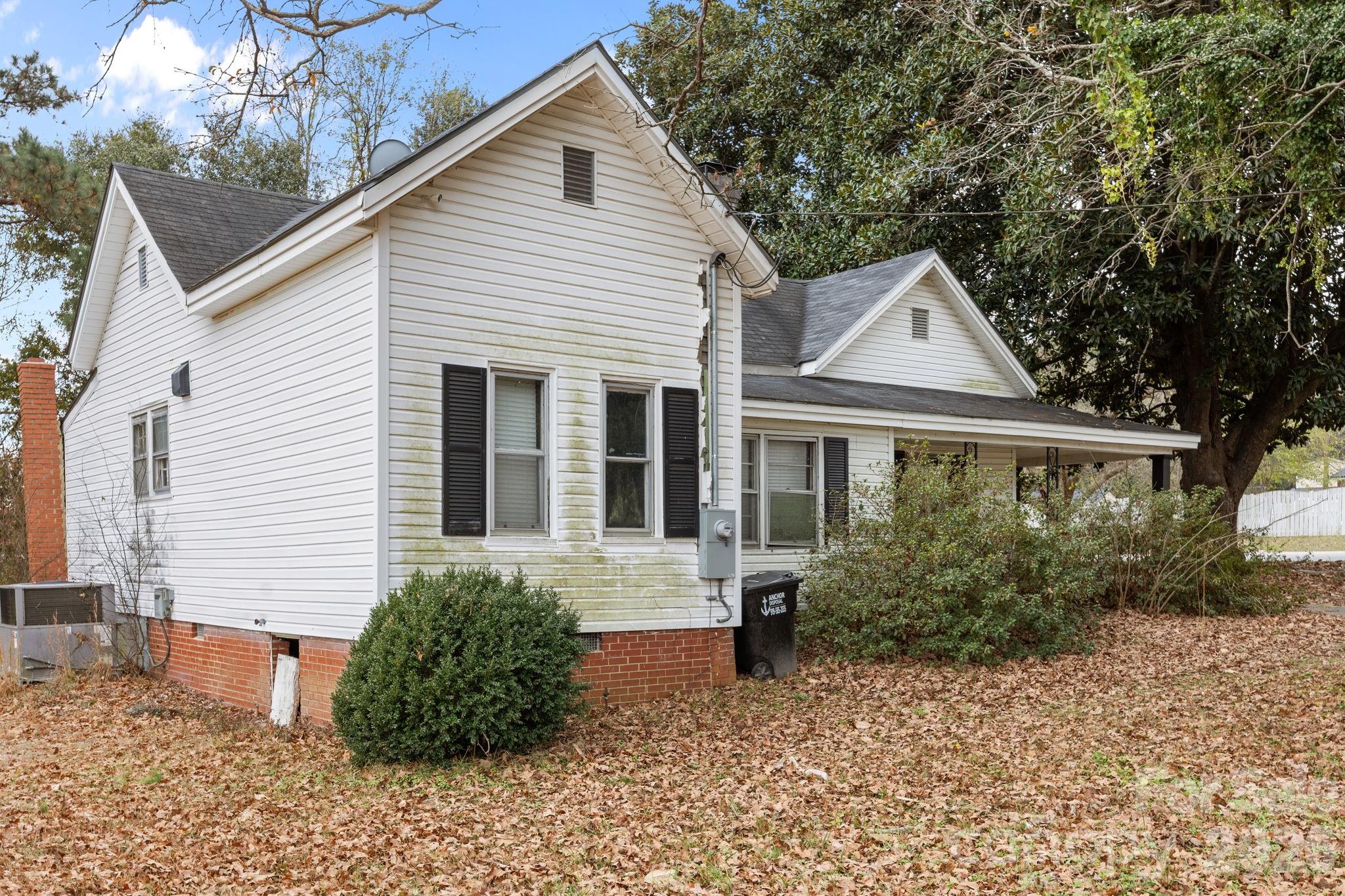 2821 Old Fairground Road — Angier