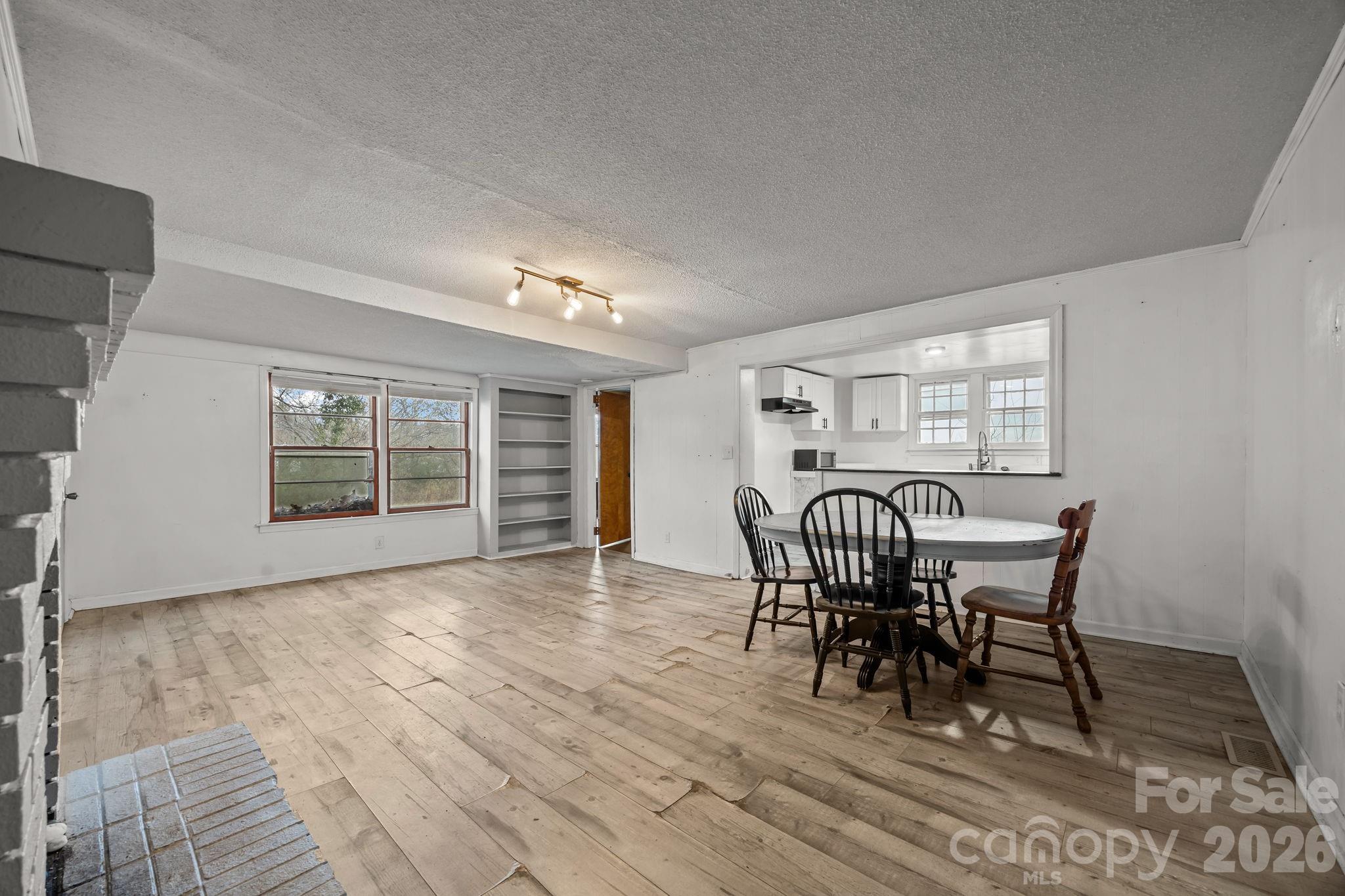 2821 Old Fairground Road — Angier