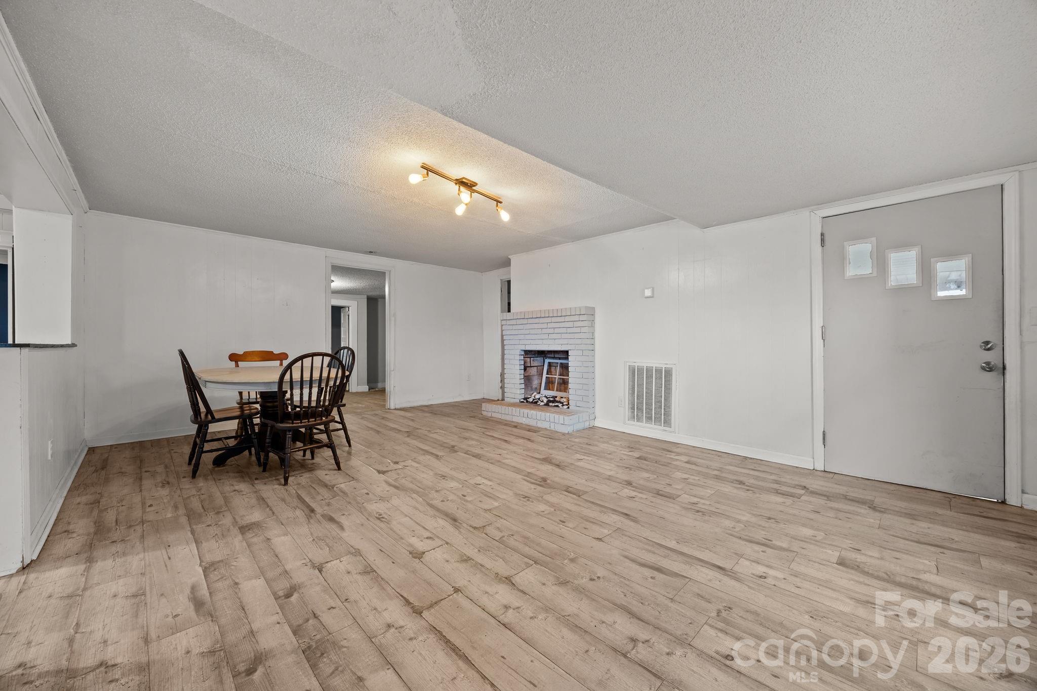2821 Old Fairground Road — Angier