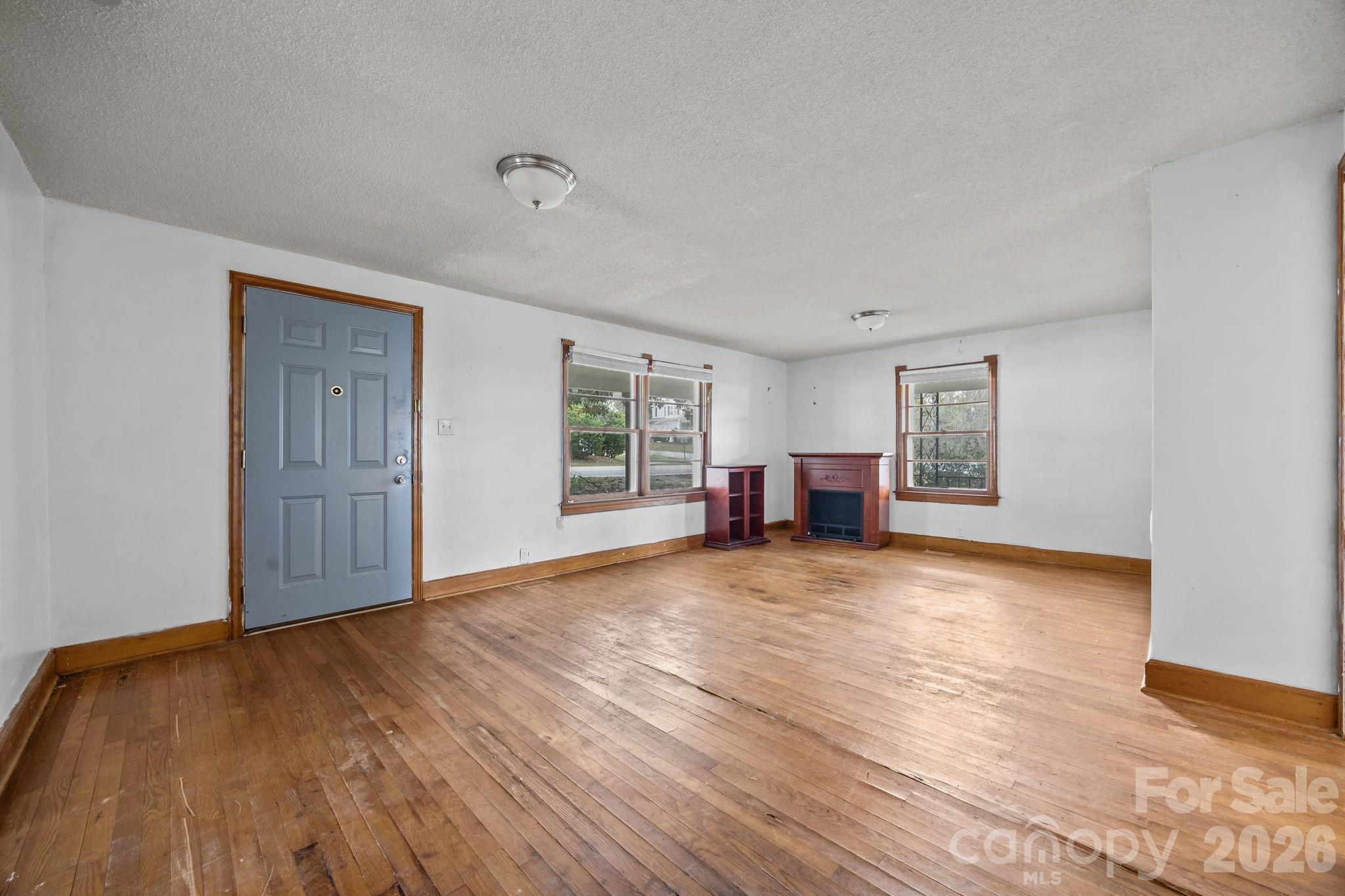 2821 Old Fairground Road — Angier