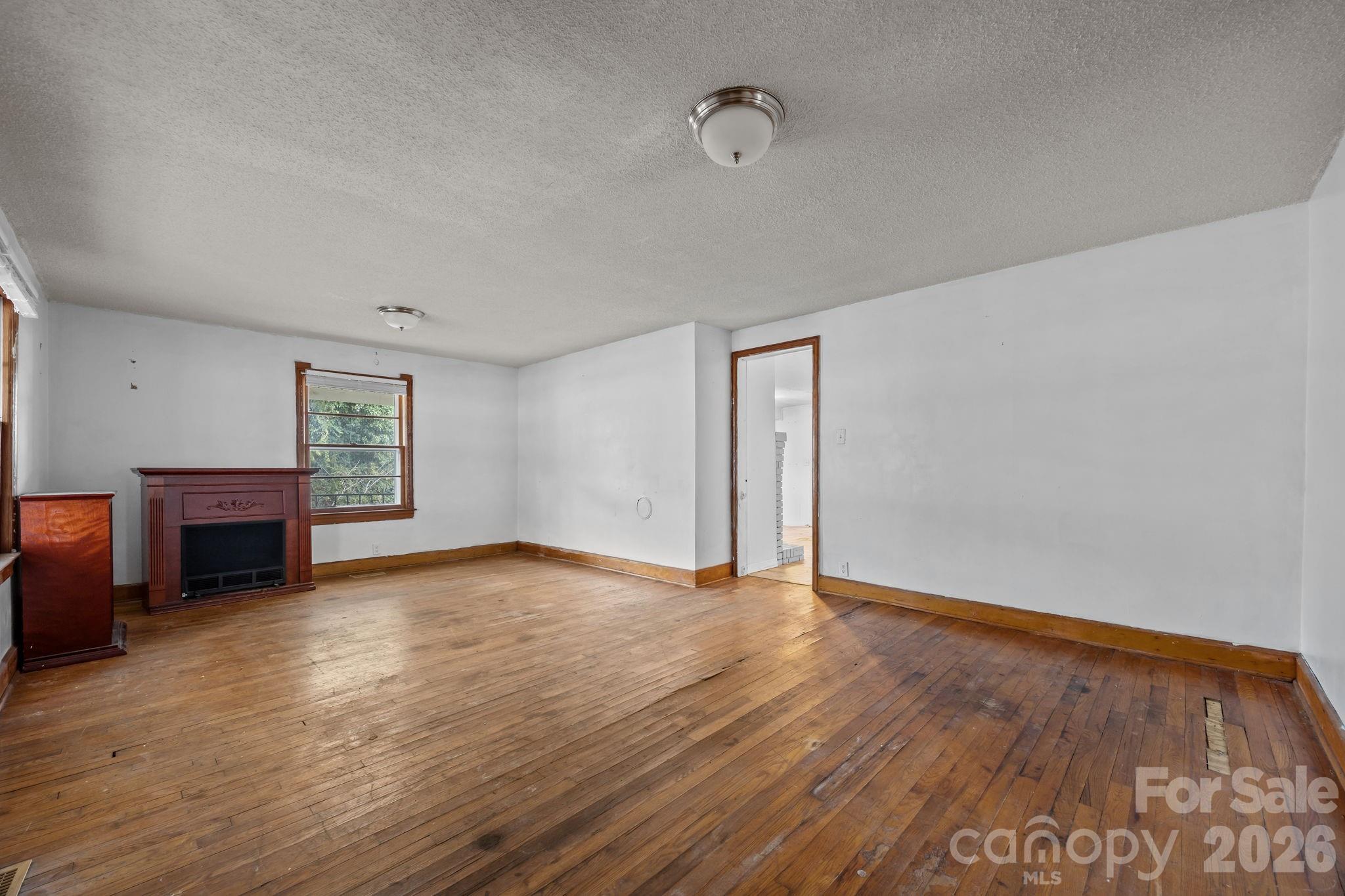 2821 Old Fairground Road — Angier