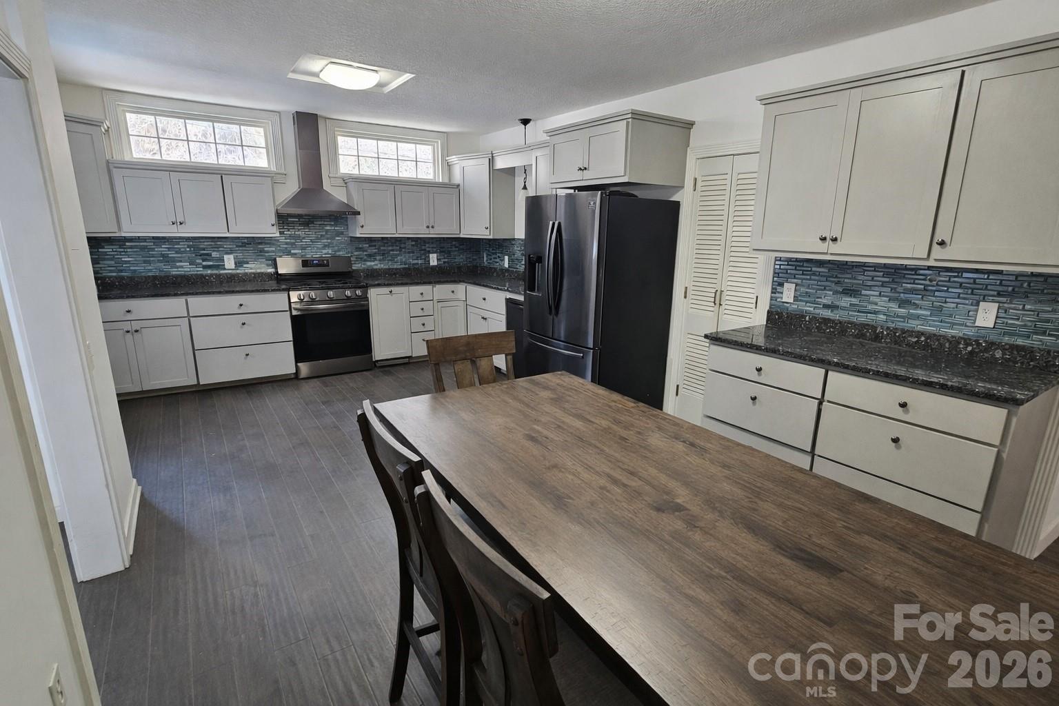 34 Landfair Lane — Hendersonville