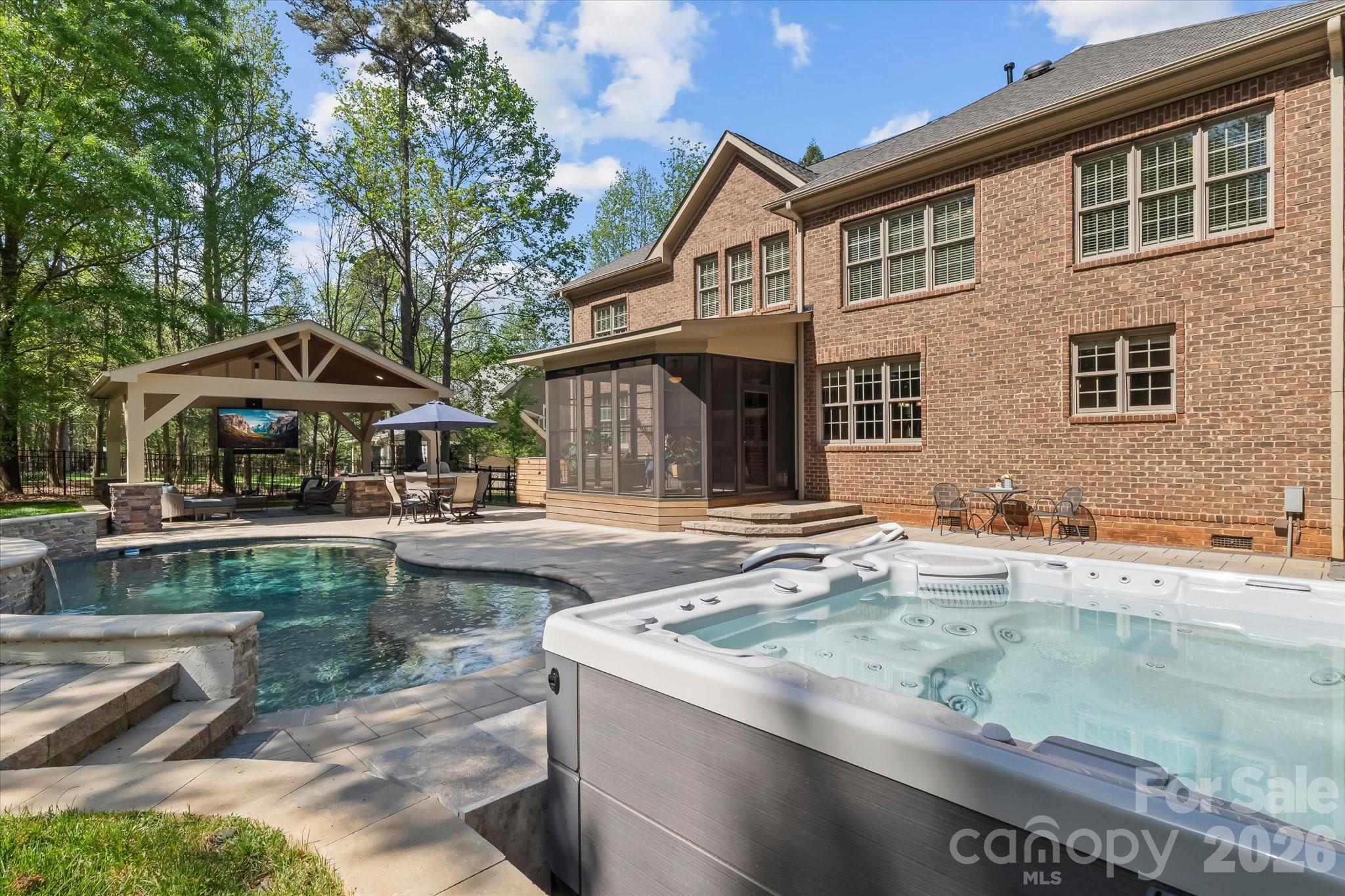 162 E Cold Hollow Farms Drive — Mooresville
