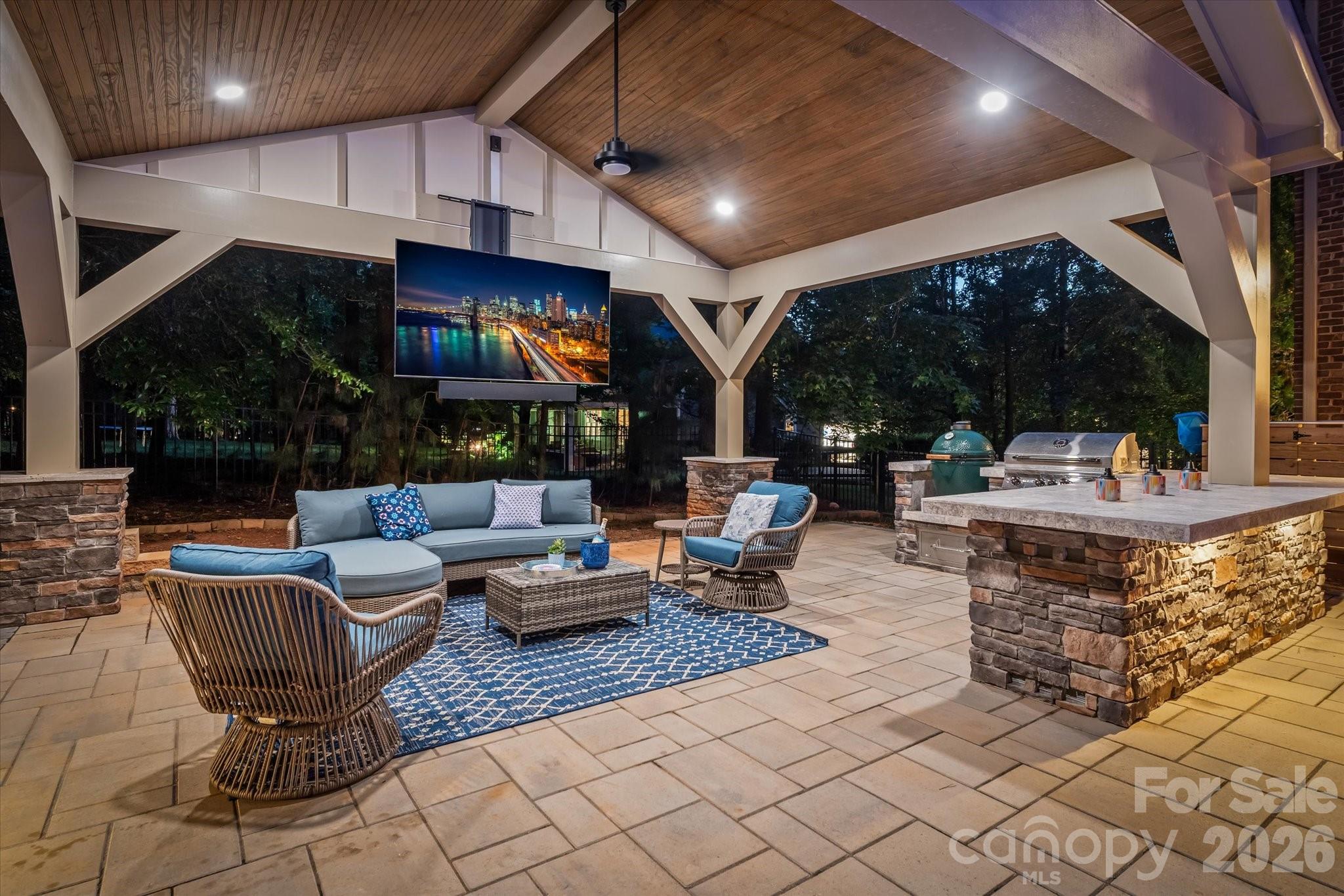 162 E Cold Hollow Farms Drive — Mooresville