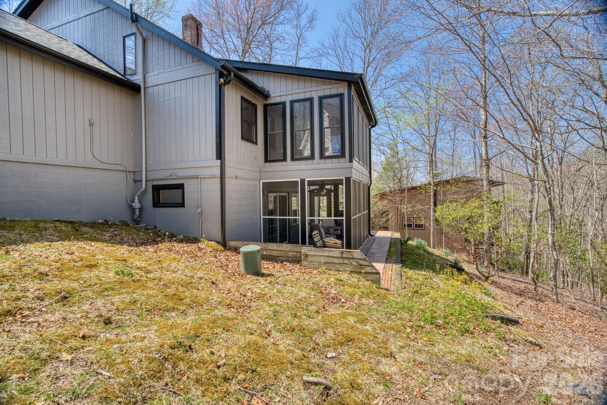 46 Wahuhu Court — Brevard