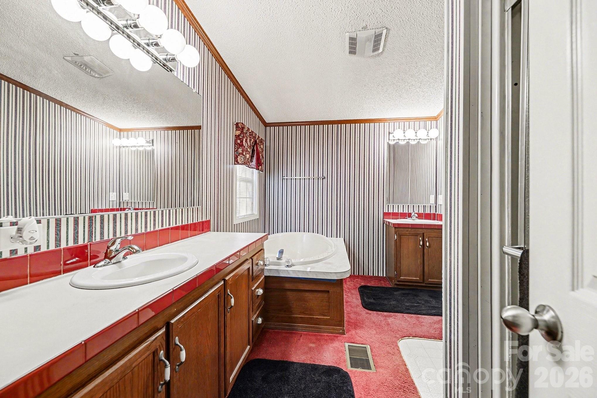 1115 Cross Creek Drive — Walnut Cove