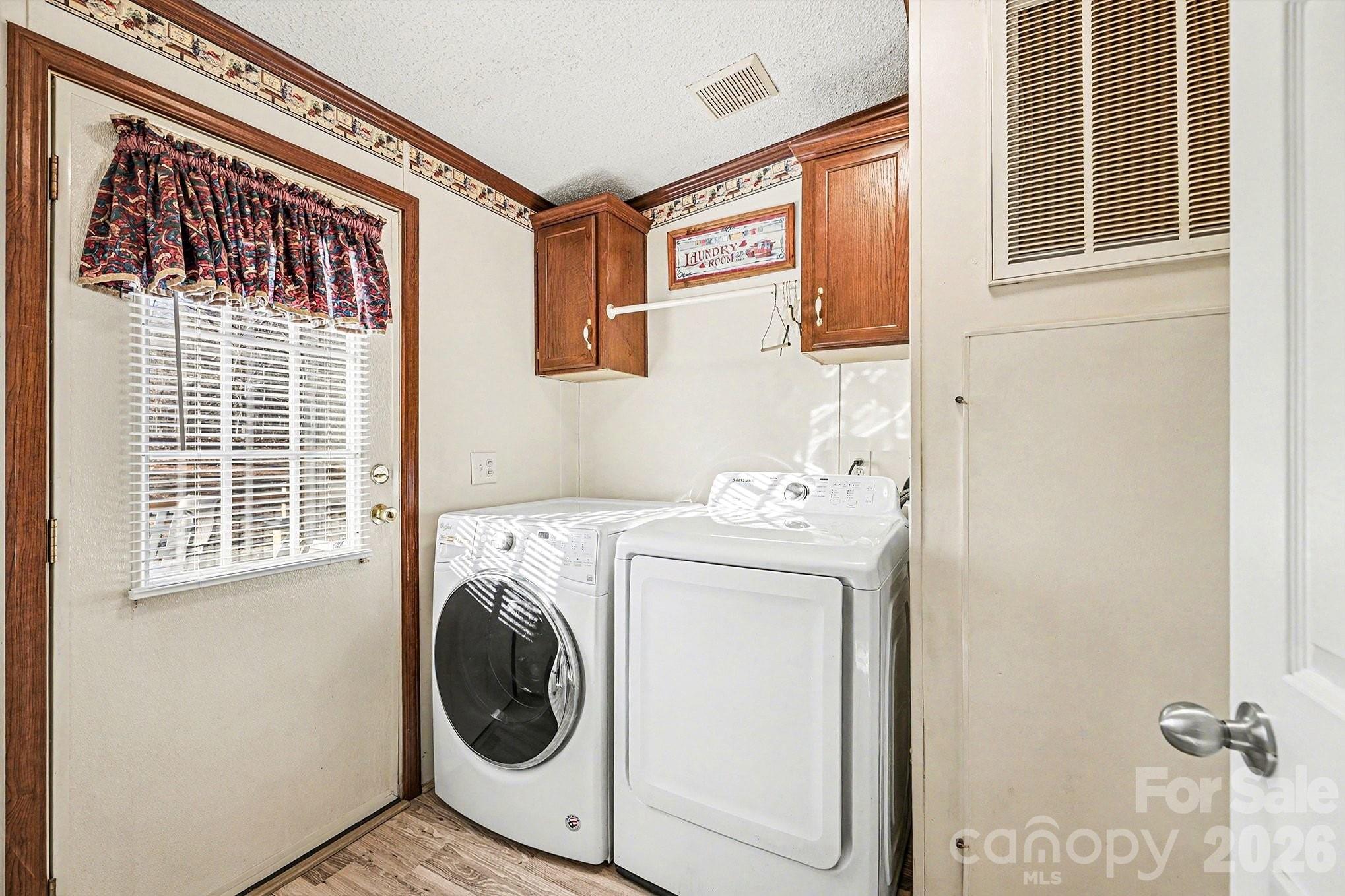 1115 Cross Creek Drive — Walnut Cove