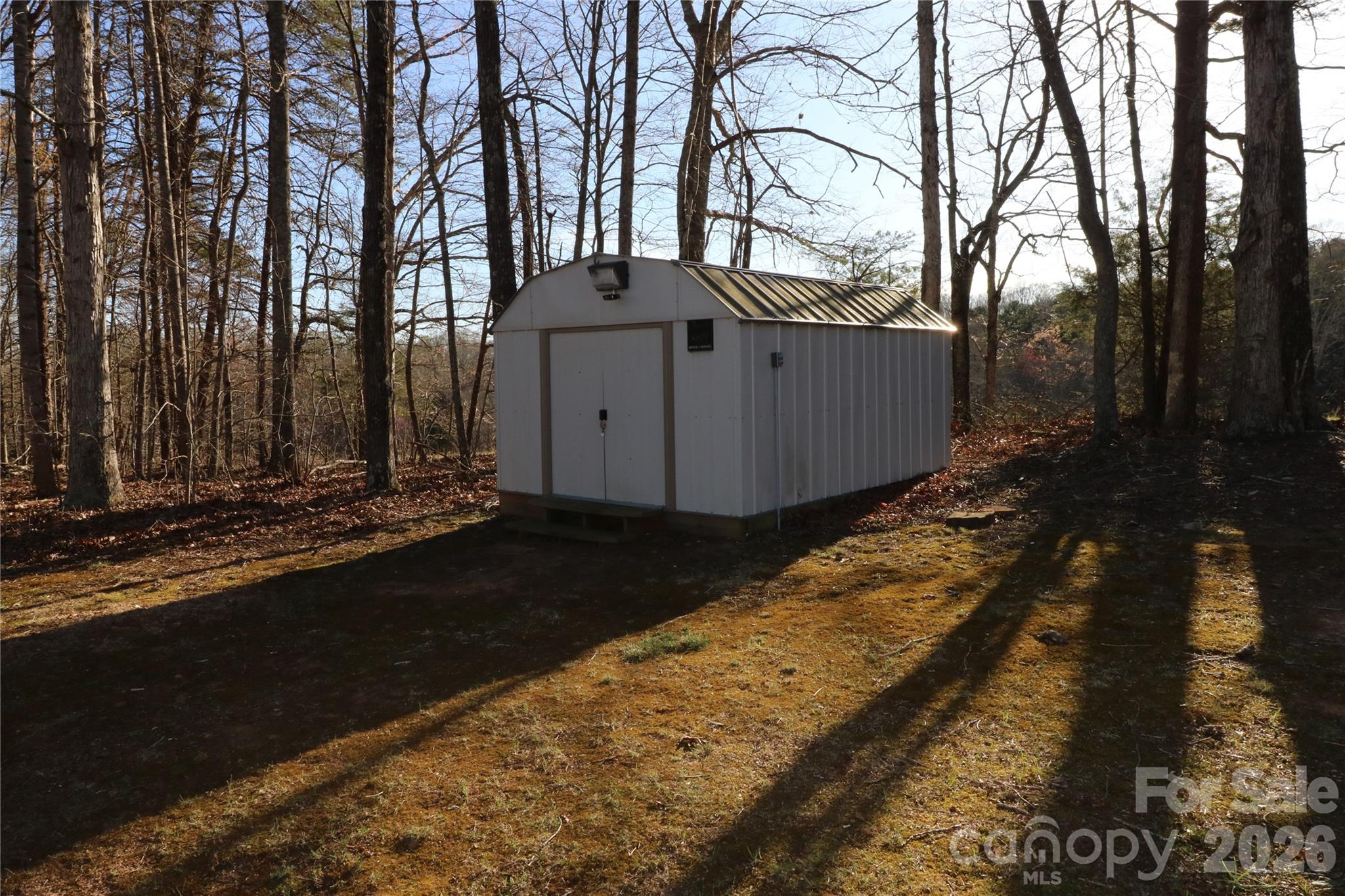 1115 Cross Creek Drive — Walnut Cove