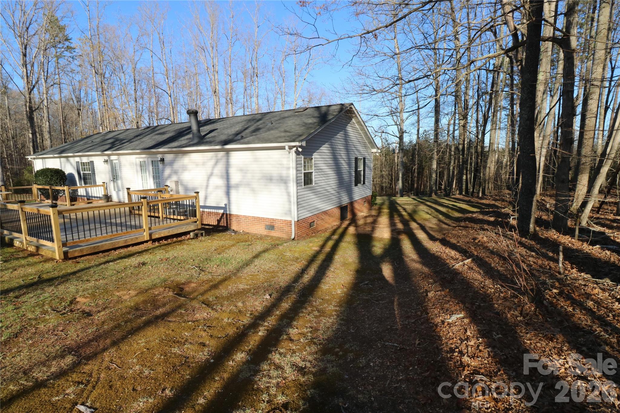 1115 Cross Creek Drive — Walnut Cove