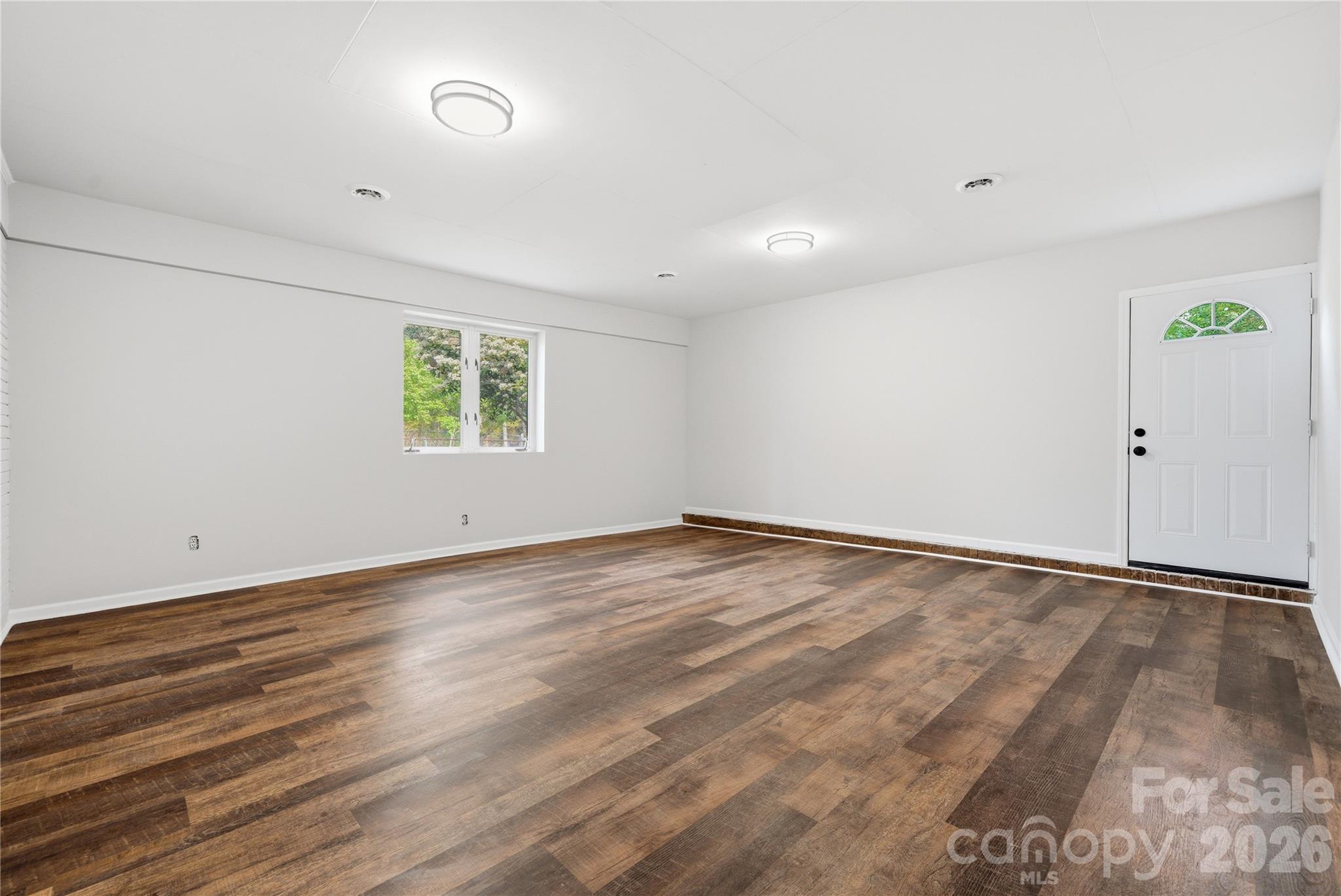 3285 Douglas Way Lane — Lancaster