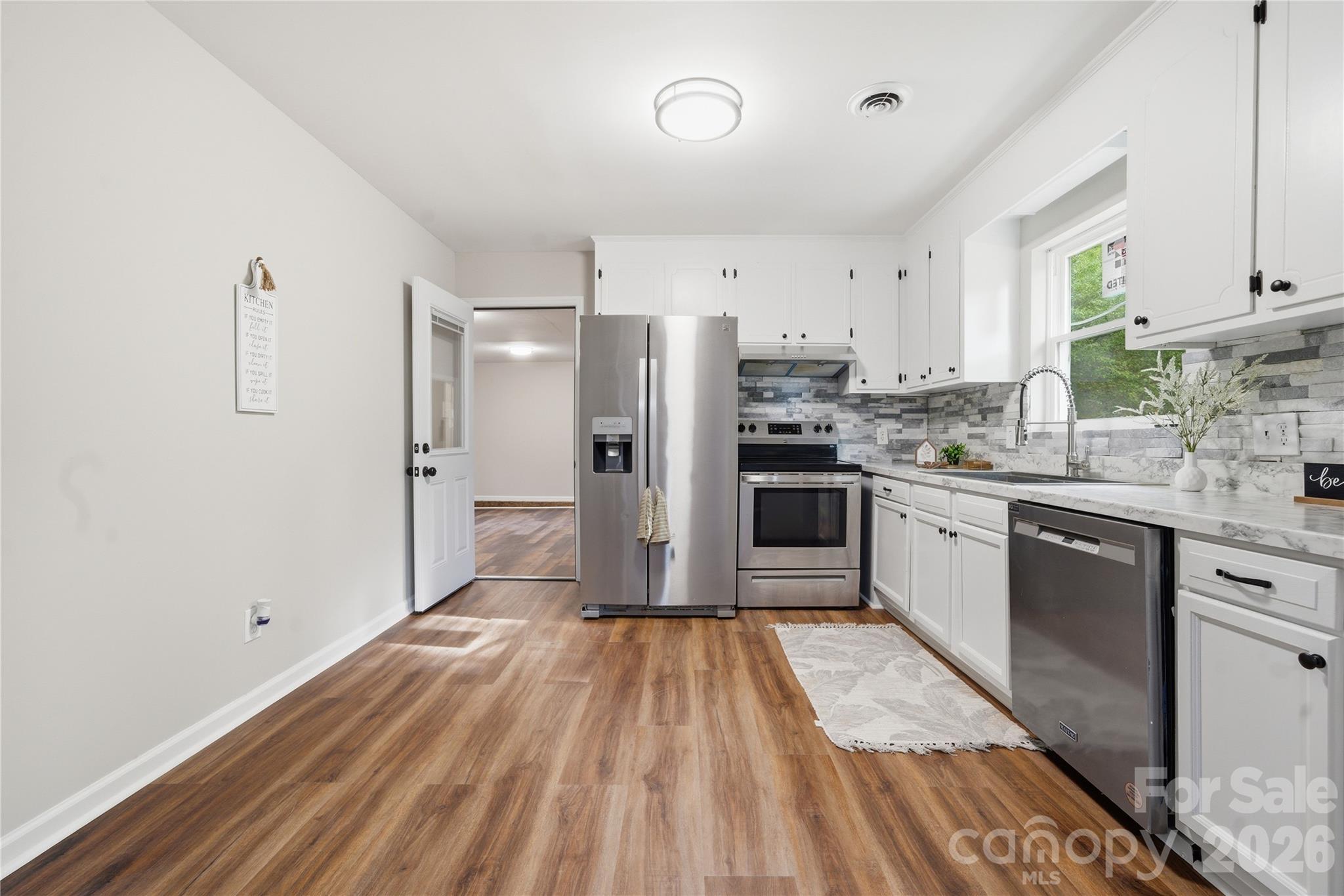 3285 Douglas Way Lane — Lancaster