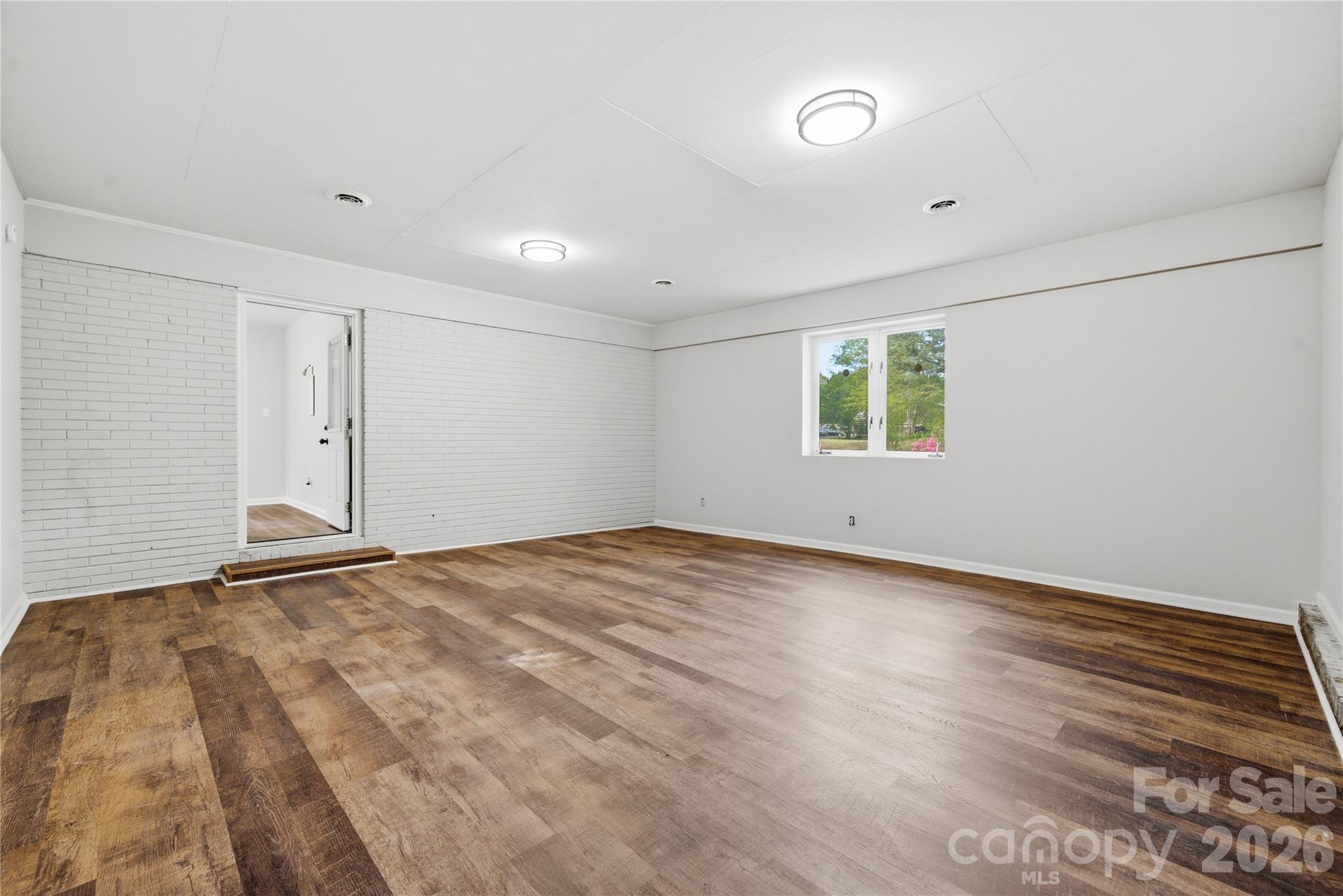 3285 Douglas Way Lane — Lancaster