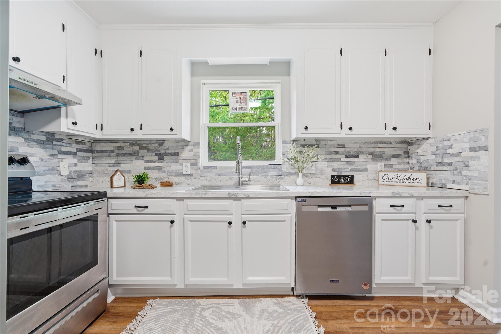 3285 Douglas Way Lane — Lancaster