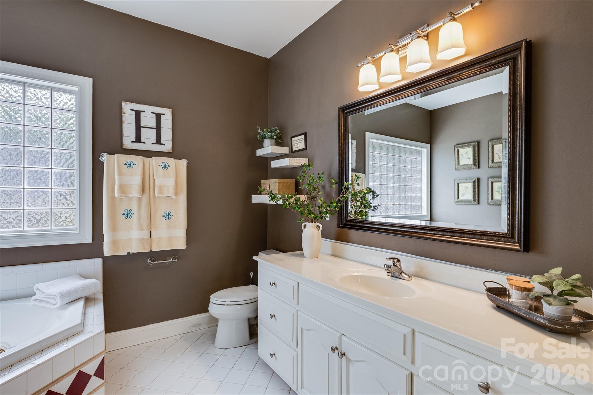 1004 Ashley Place — Belmont