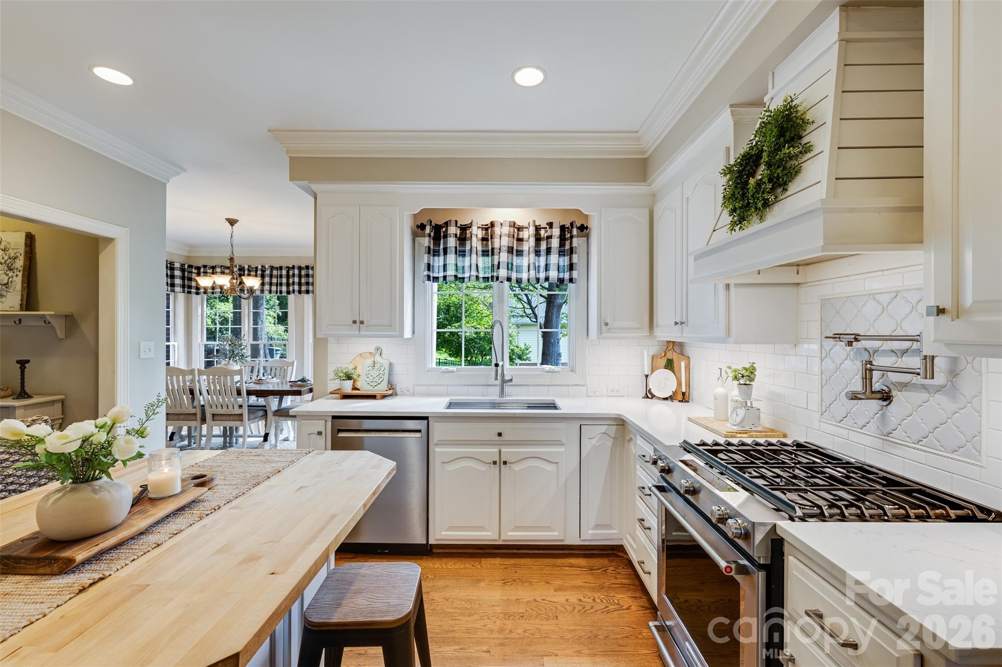 1004 Ashley Place — Belmont