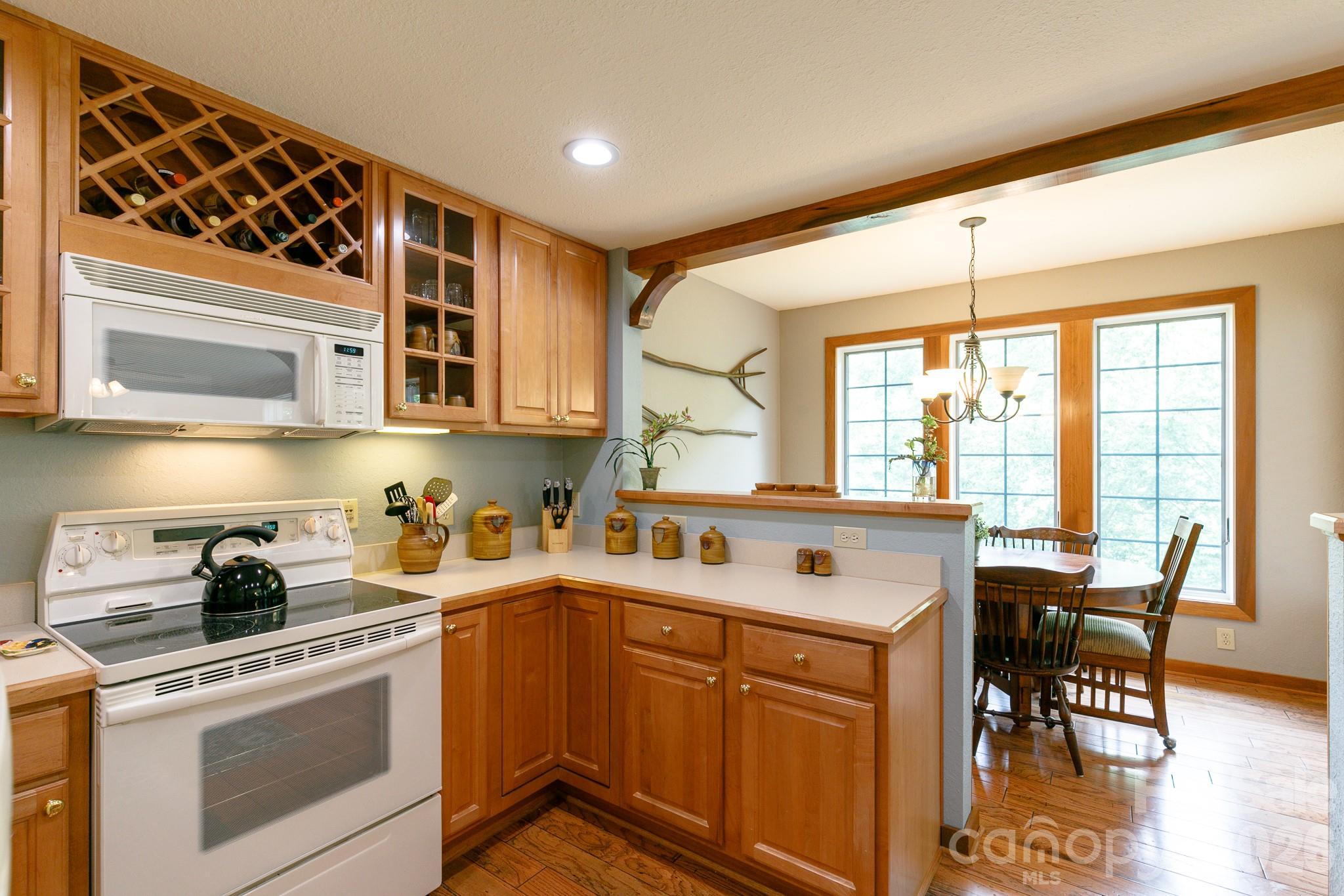 222 Creekside Way #D/202 — Burnsville