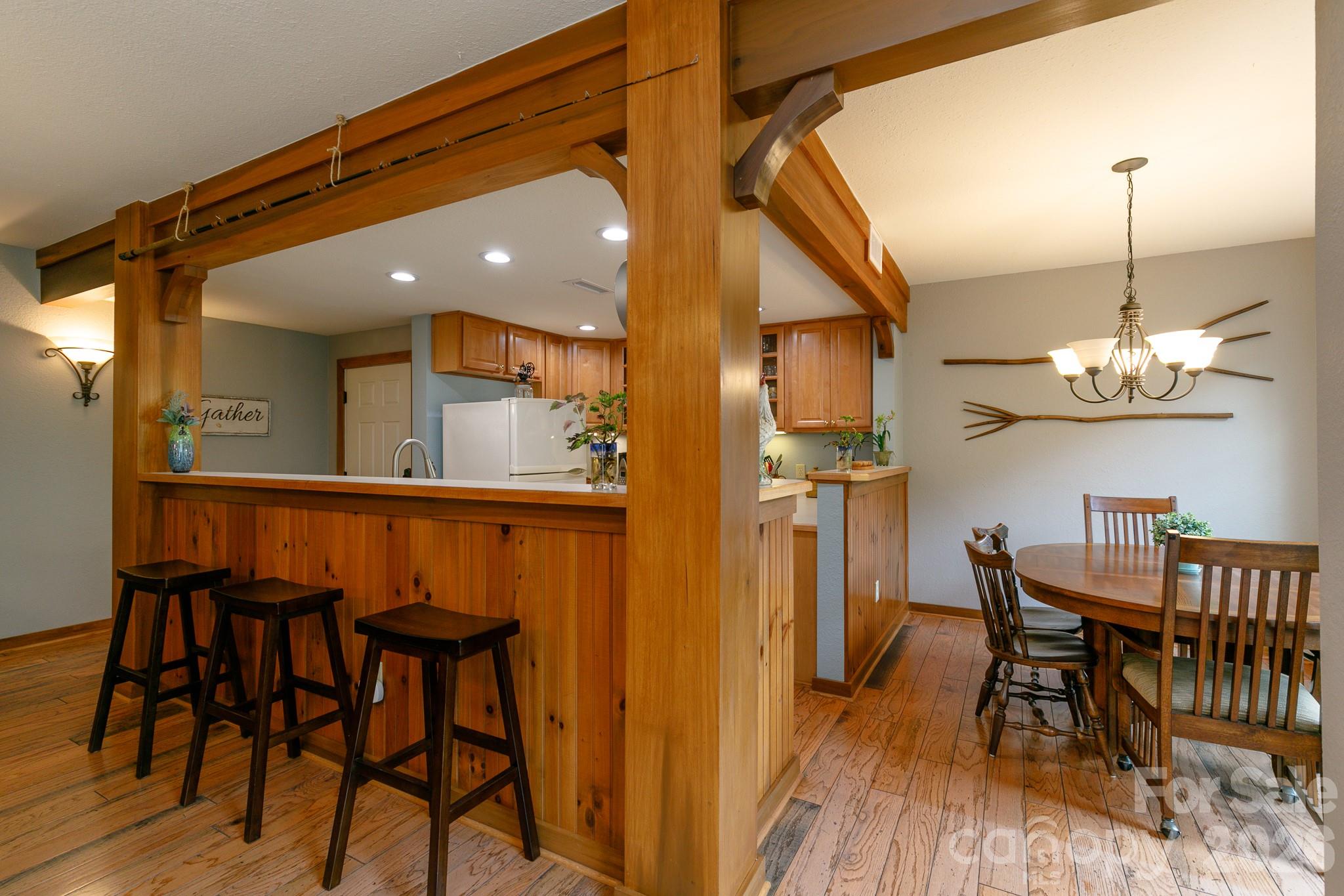 222 Creekside Way #D/202 — Burnsville