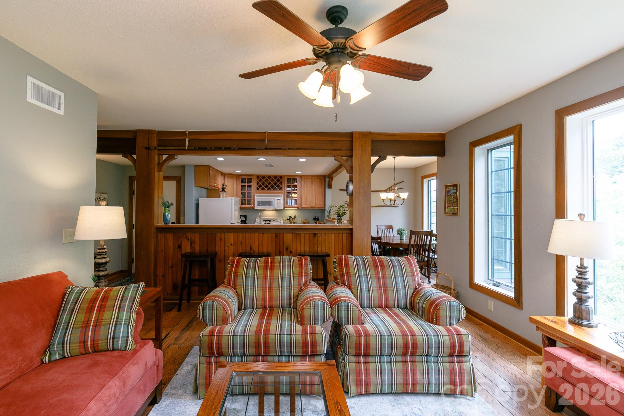 222 Creekside Way #D/202 — Burnsville
