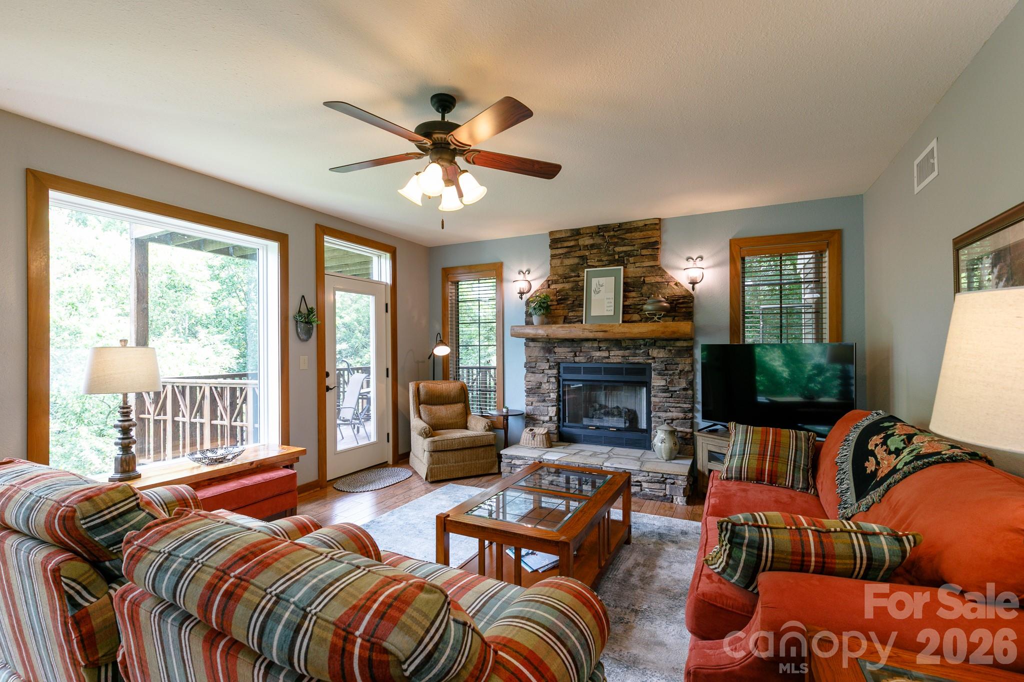 222 Creekside Way #D/202 — Burnsville