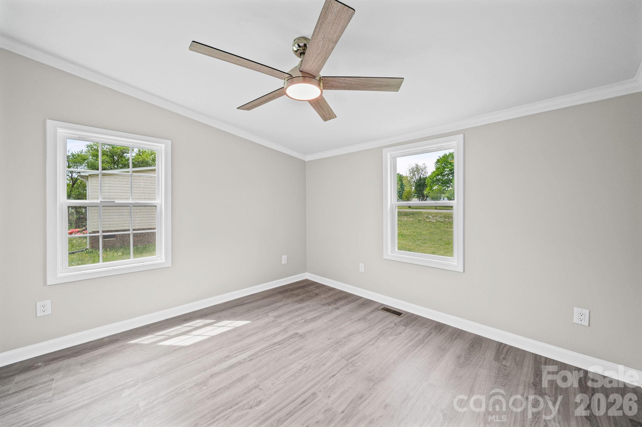 8592 Amanda Lane — Norwood