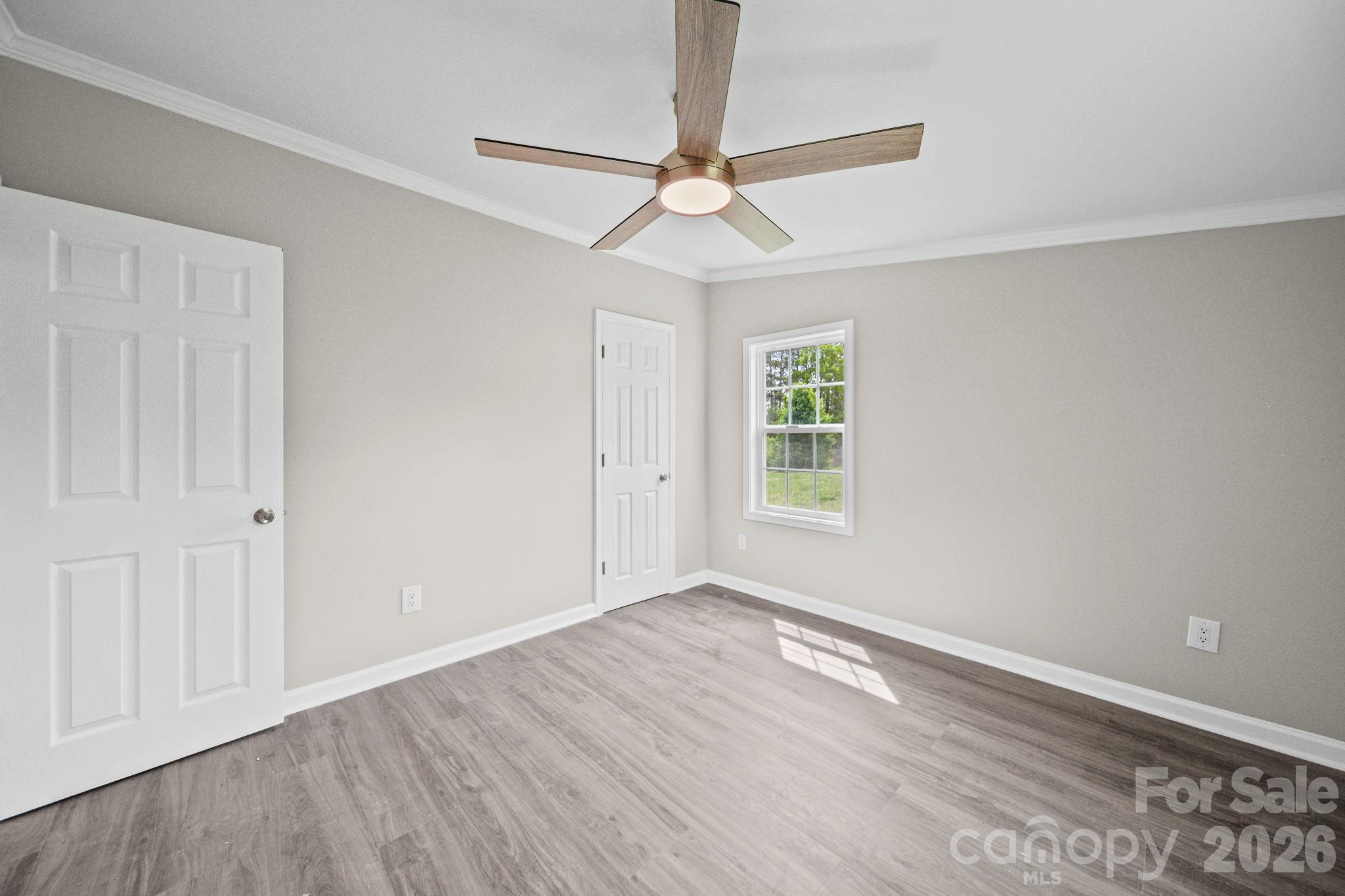 8592 Amanda Lane — Norwood