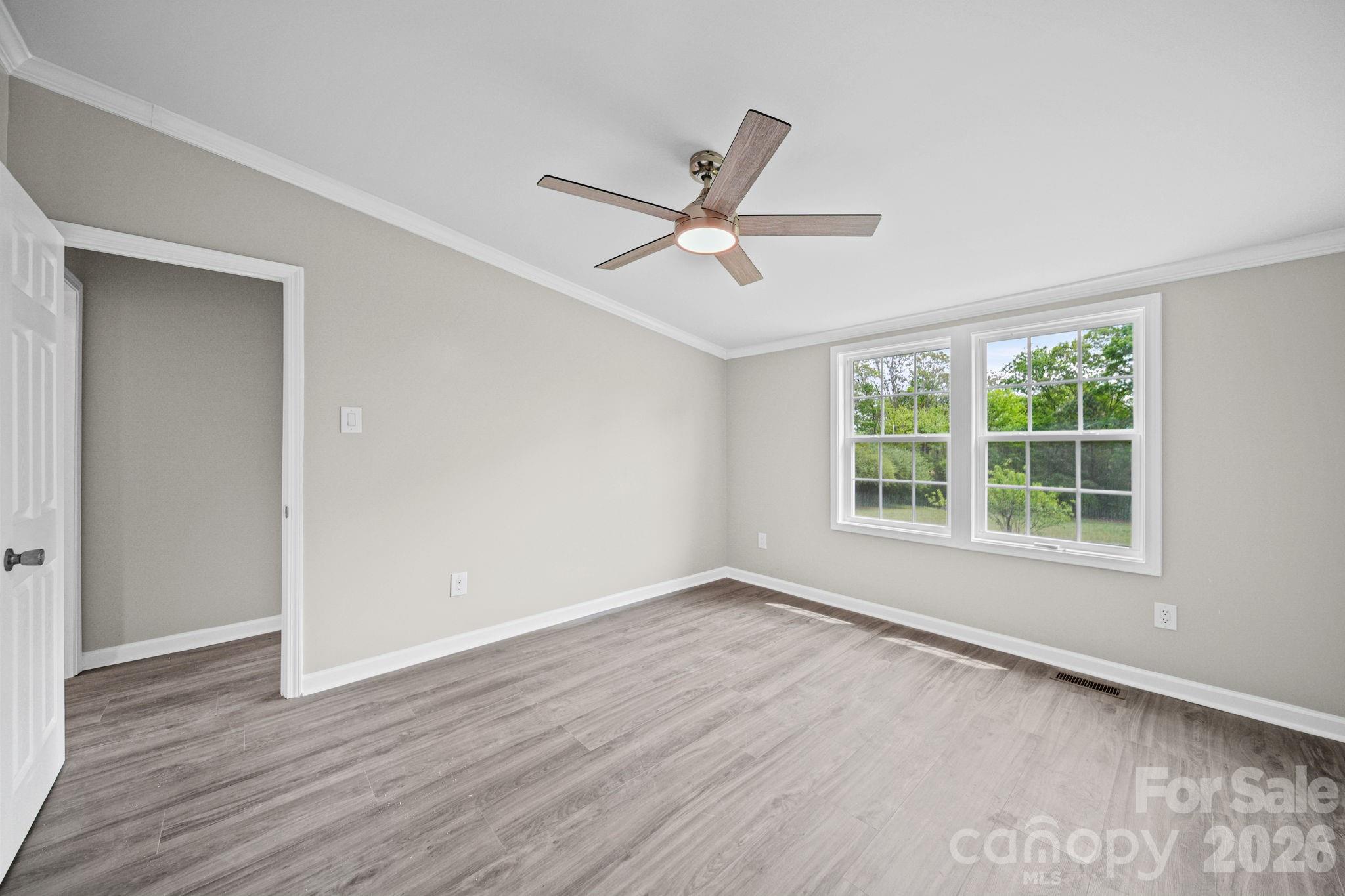 8592 Amanda Lane — Norwood