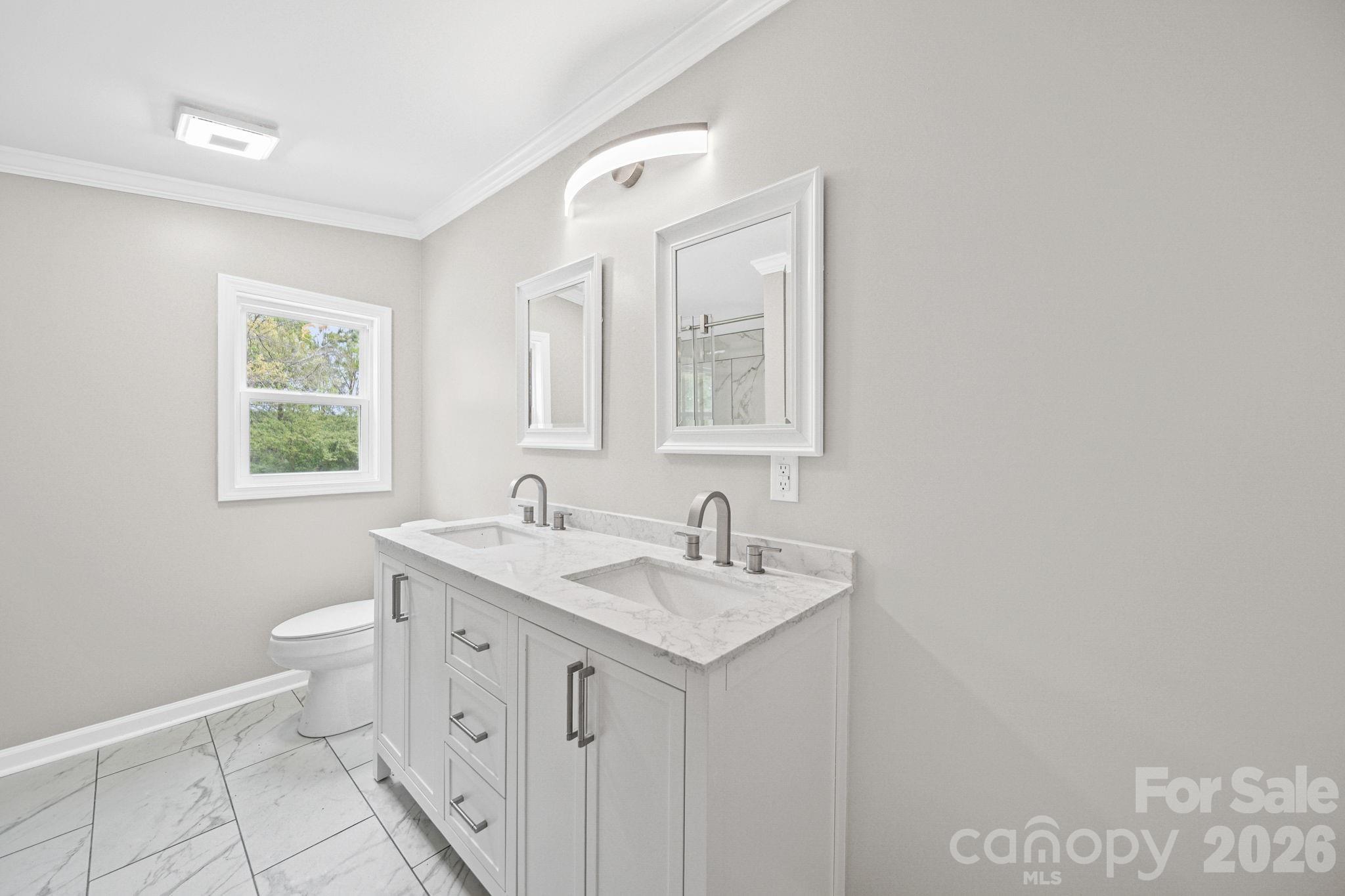 8592 Amanda Lane — Norwood