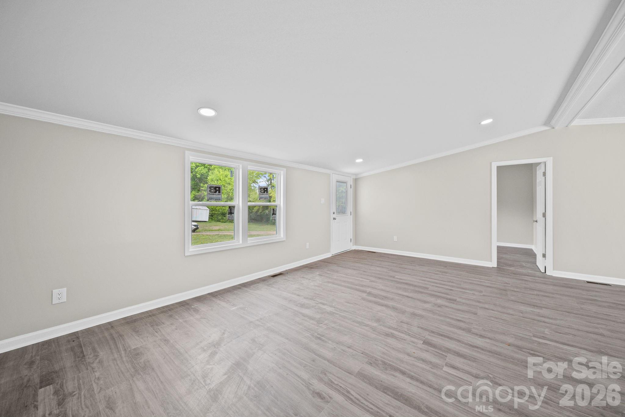 8592 Amanda Lane — Norwood