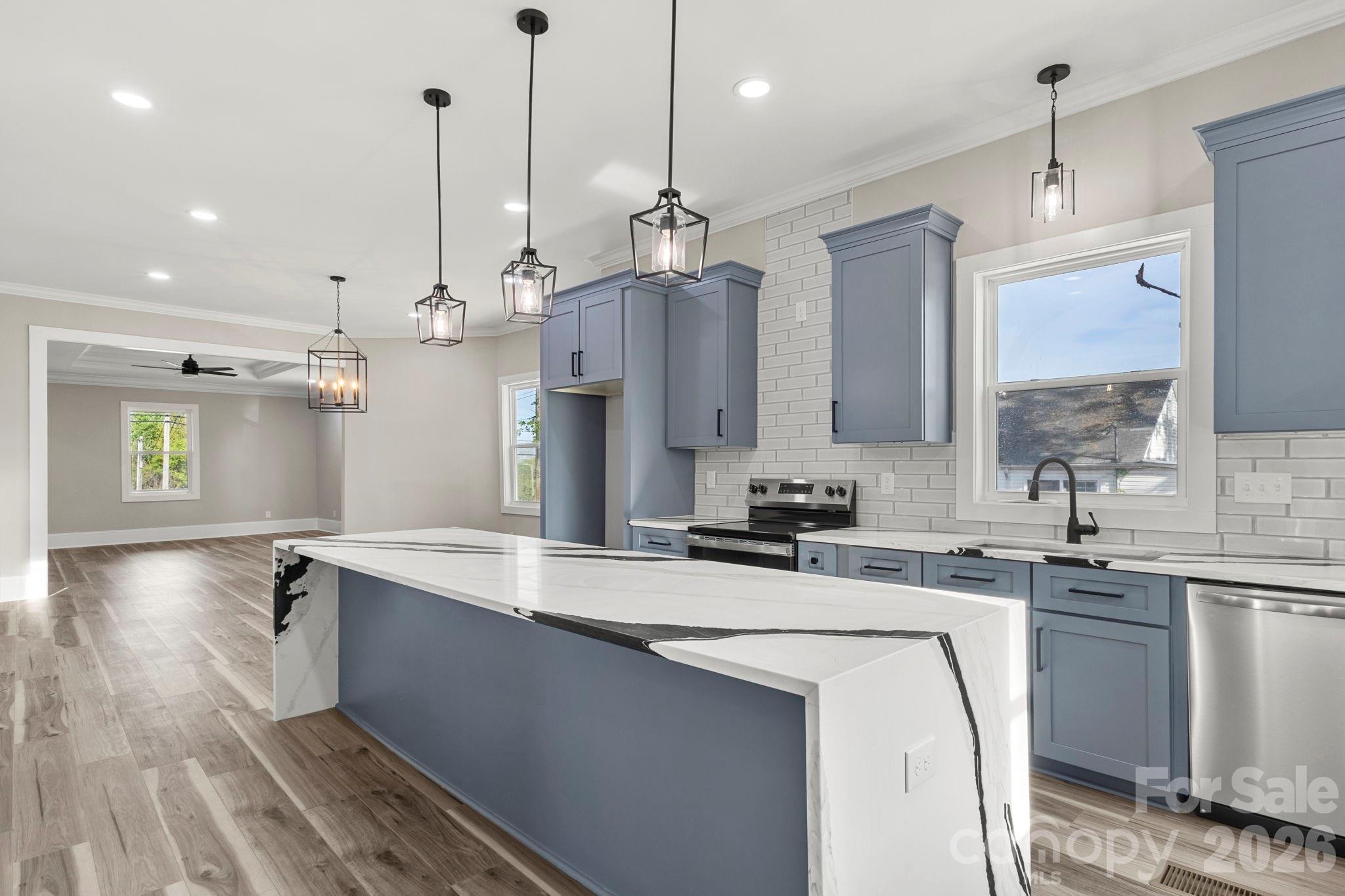 918 N New Hope Road — Gastonia