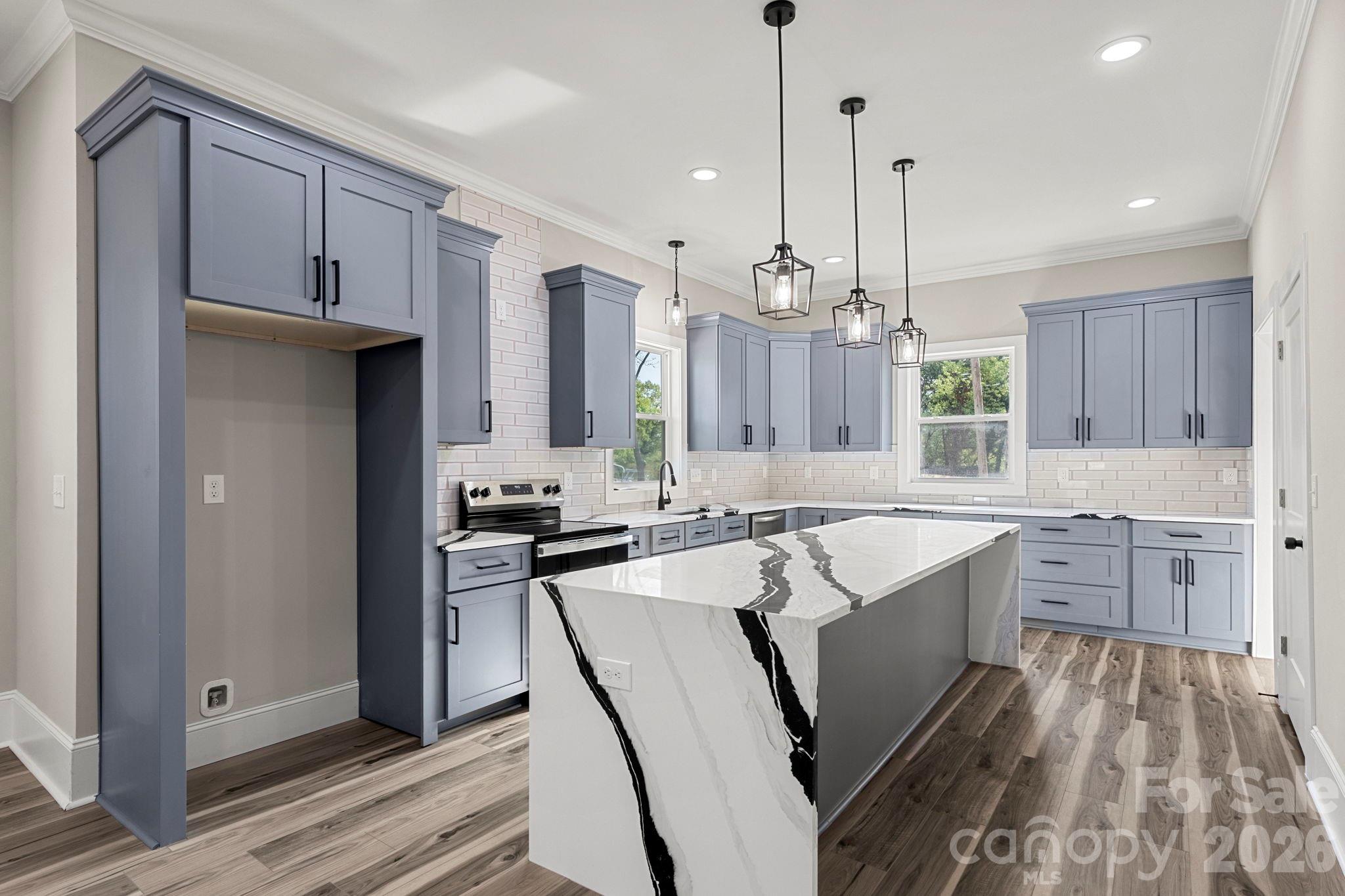 918 N New Hope Road — Gastonia