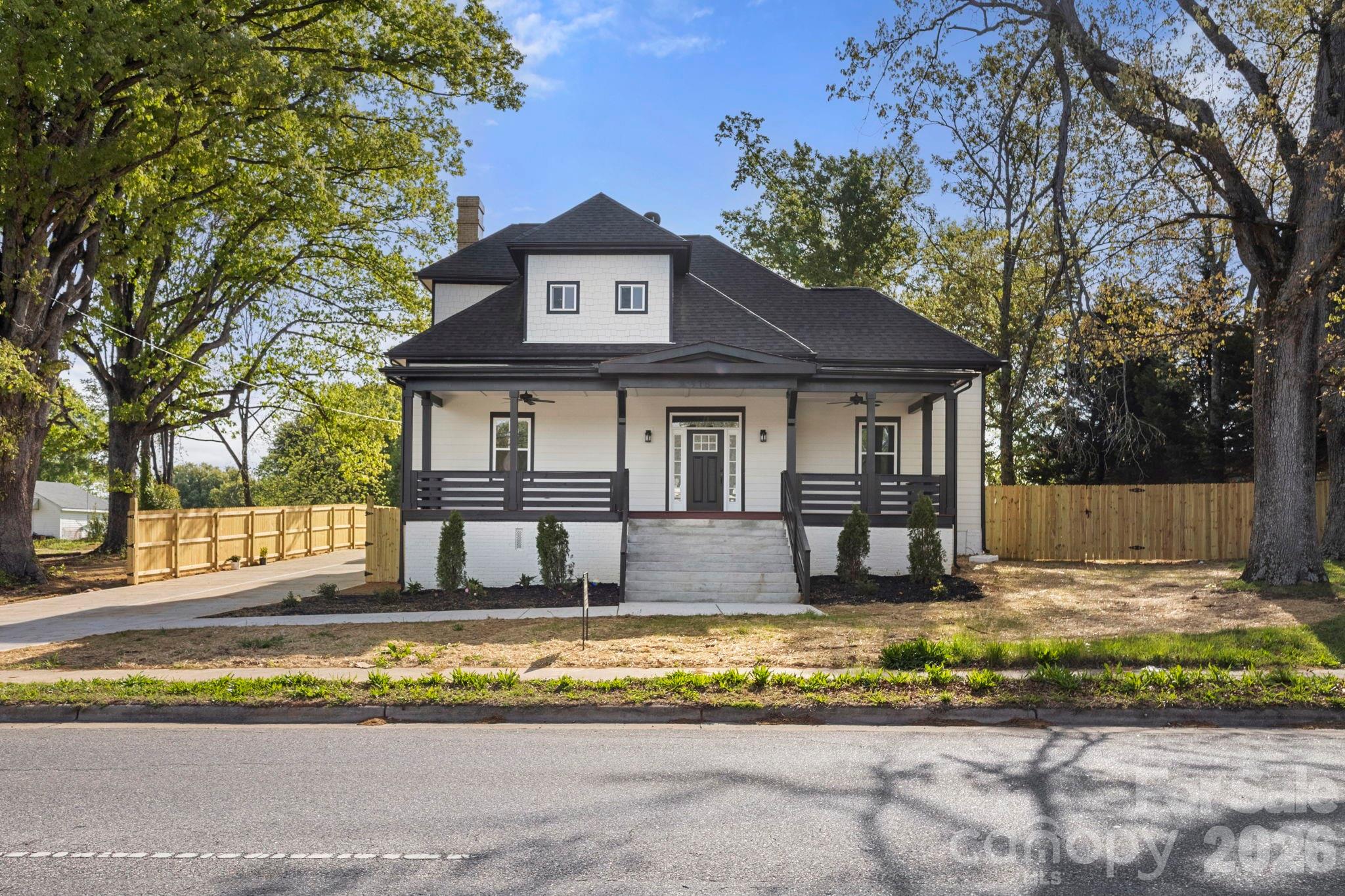 918 N New Hope Road — Gastonia