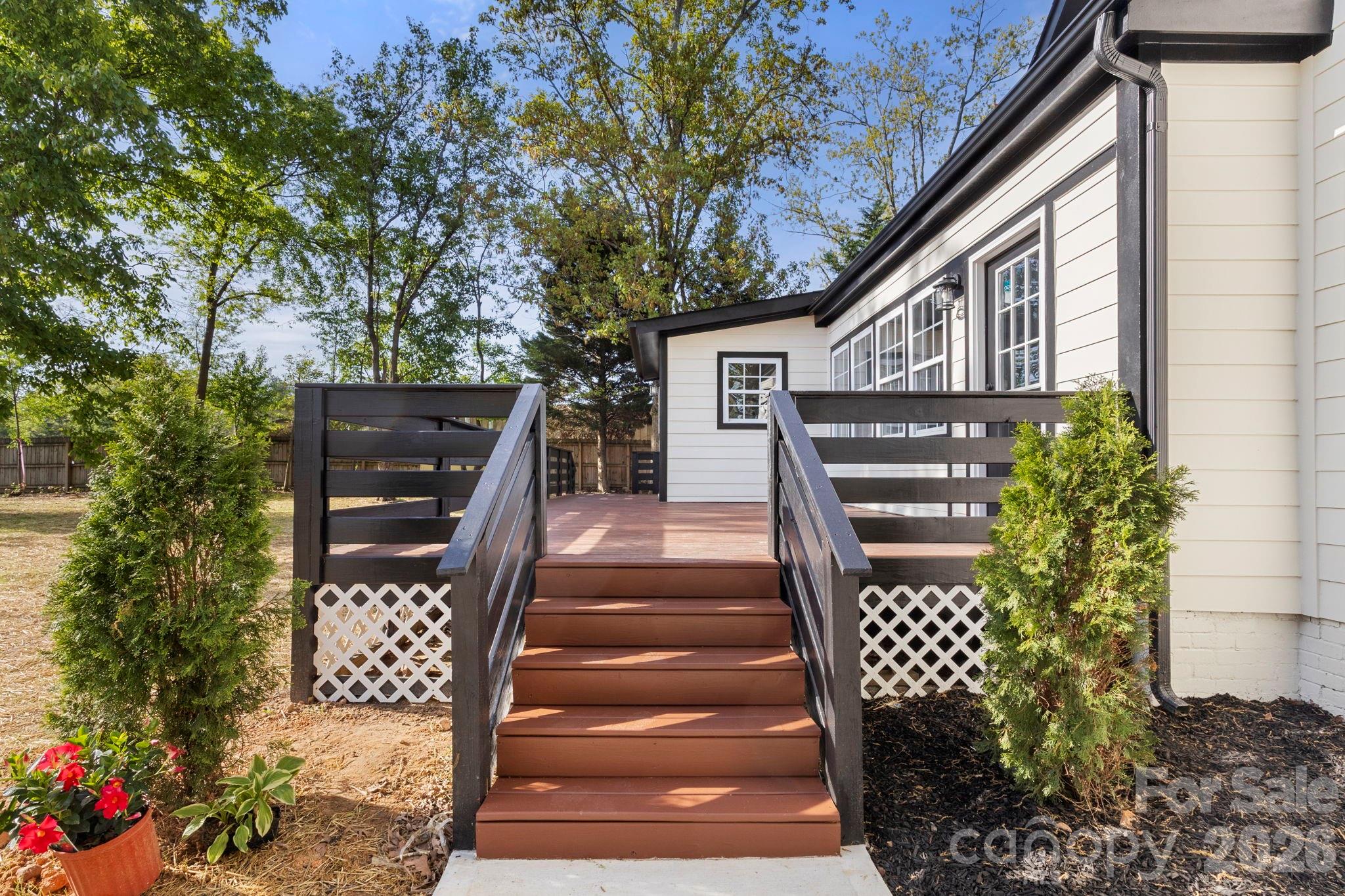 918 N New Hope Road — Gastonia