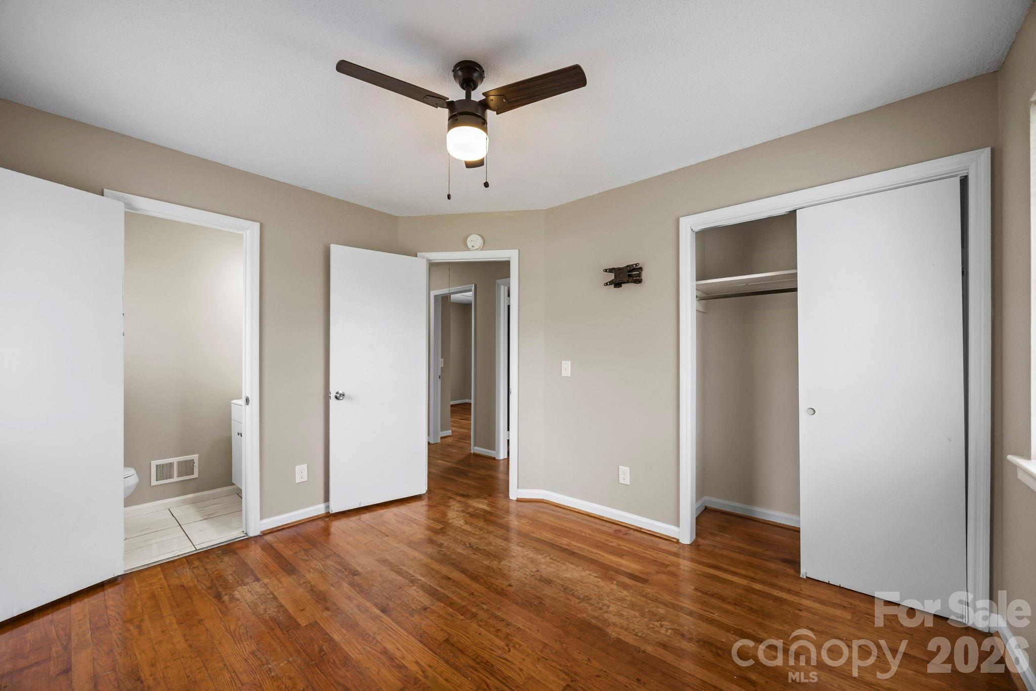 219 Dixon Drive — Columbia