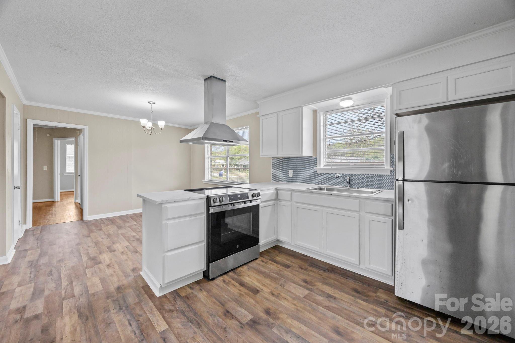219 Dixon Drive — Columbia
