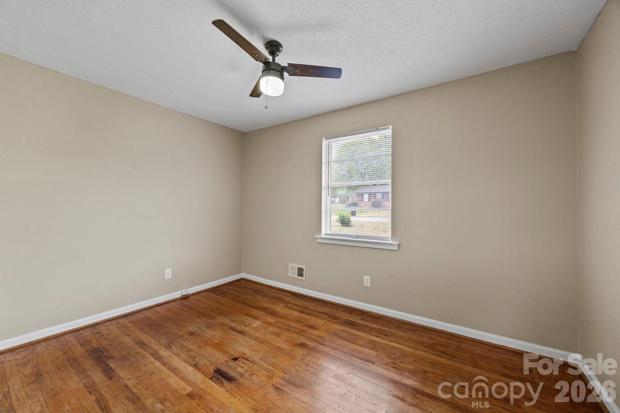 219 Dixon Drive — Columbia