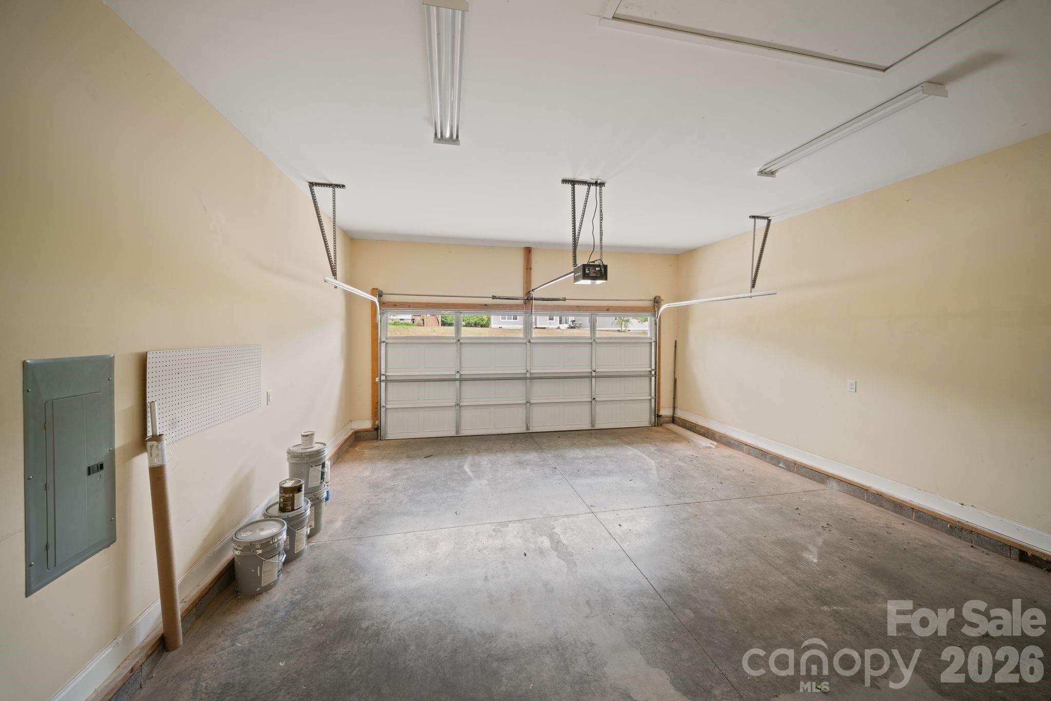 14 Rose Creek Road — Leicester