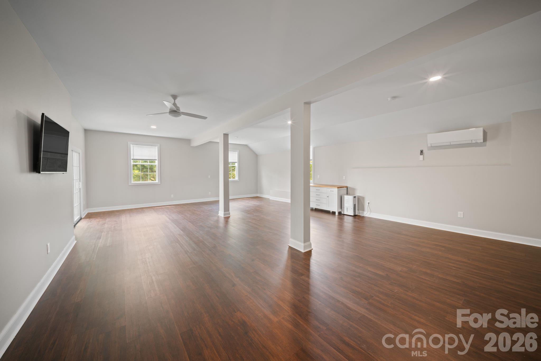 14 Rose Creek Road — Leicester