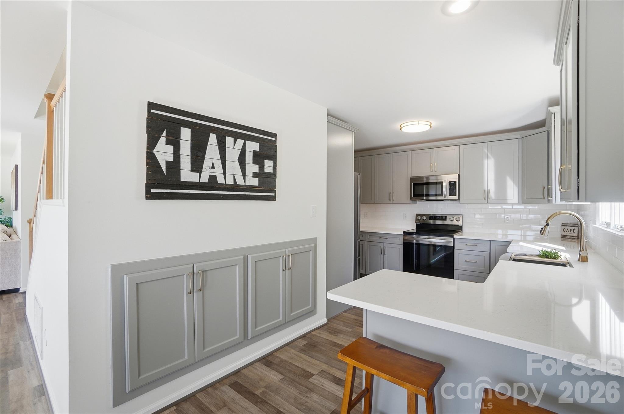 449 Island View Drive — Lexington
