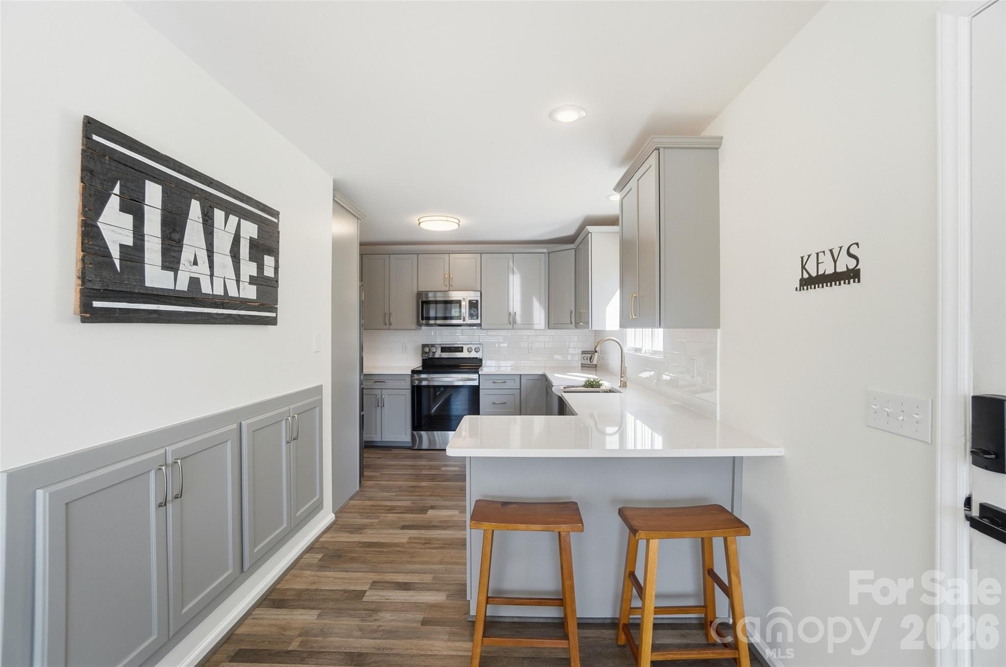 449 Island View Drive — Lexington