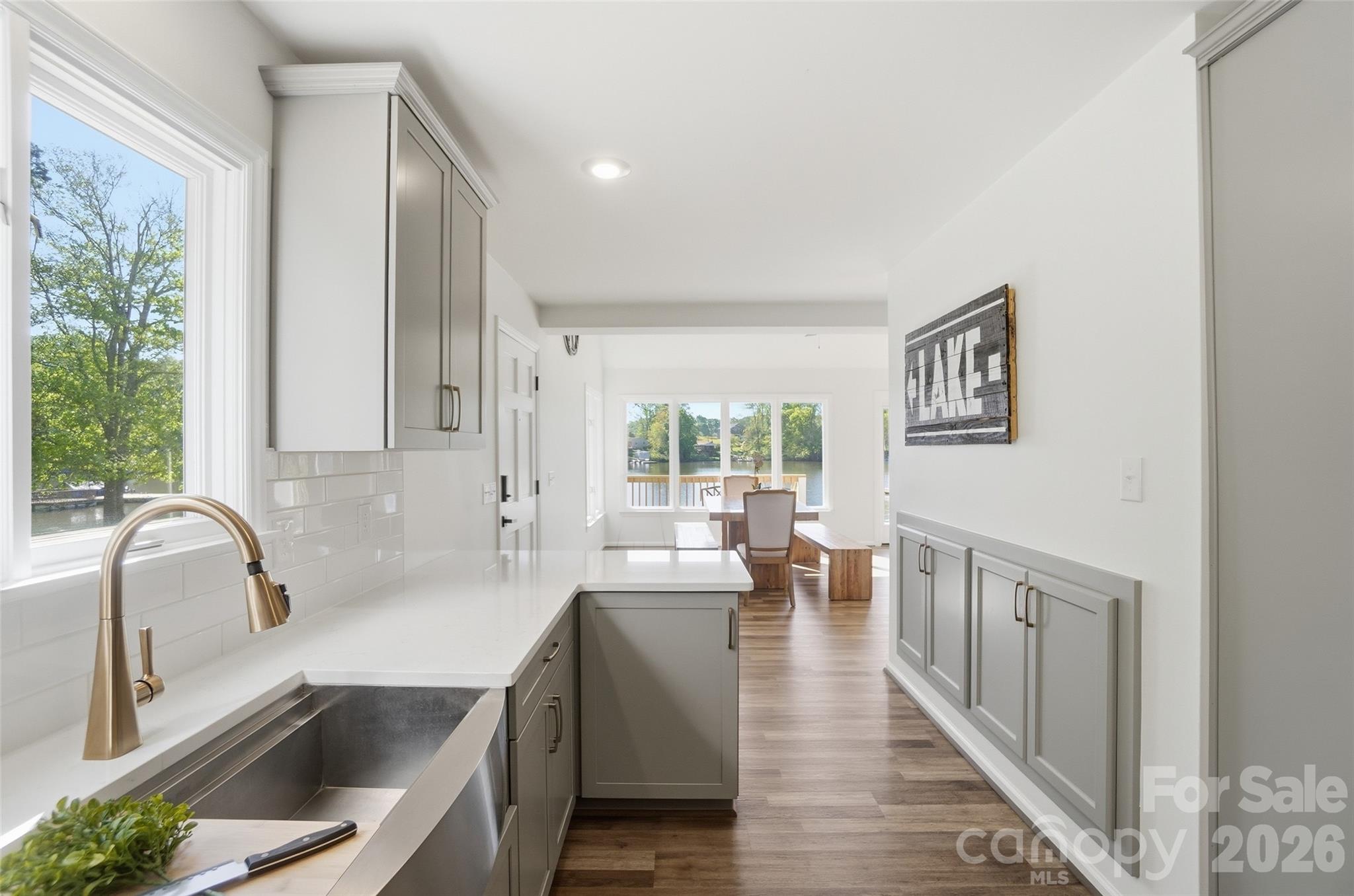 449 Island View Drive — Lexington