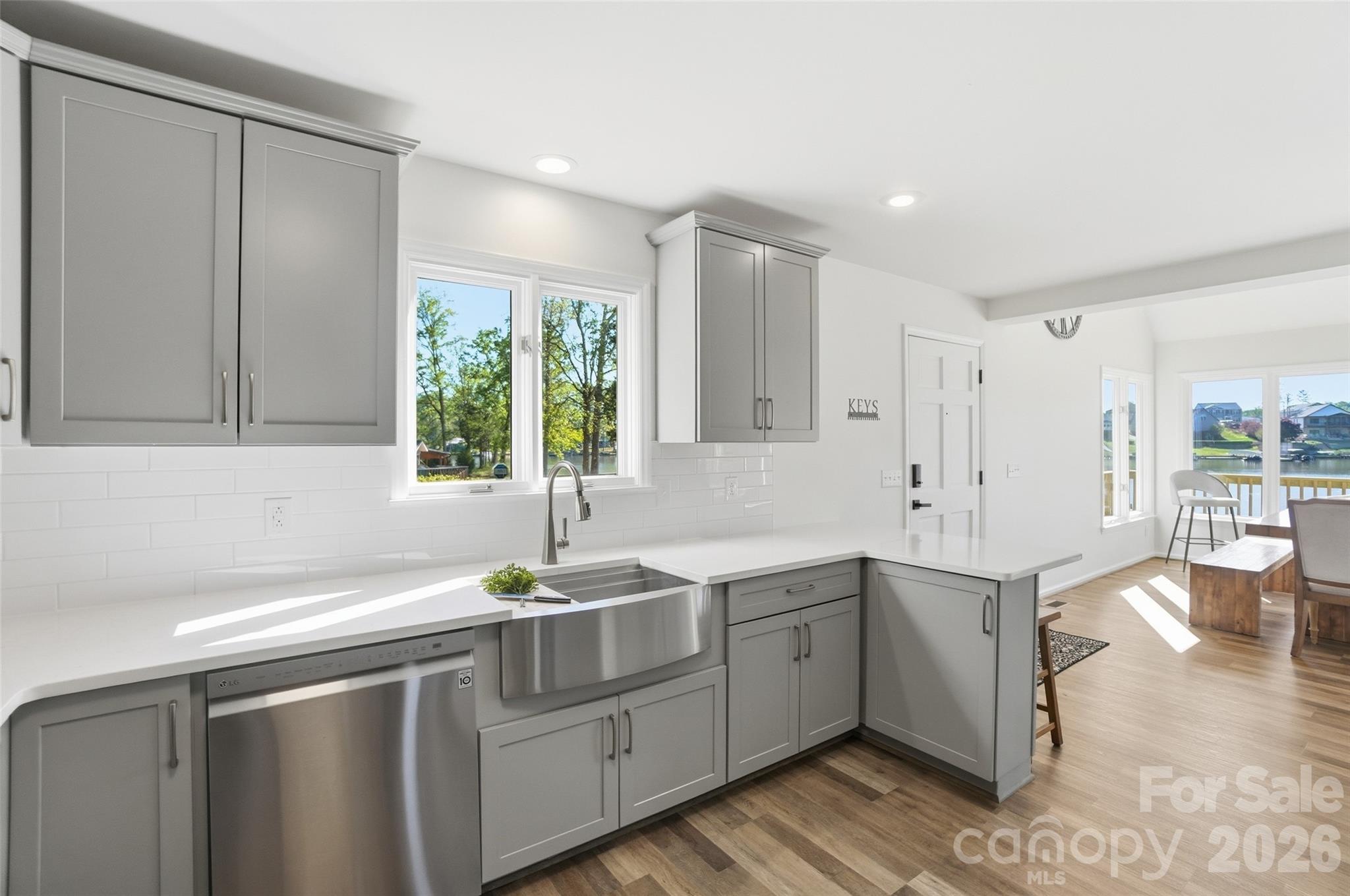 449 Island View Drive — Lexington