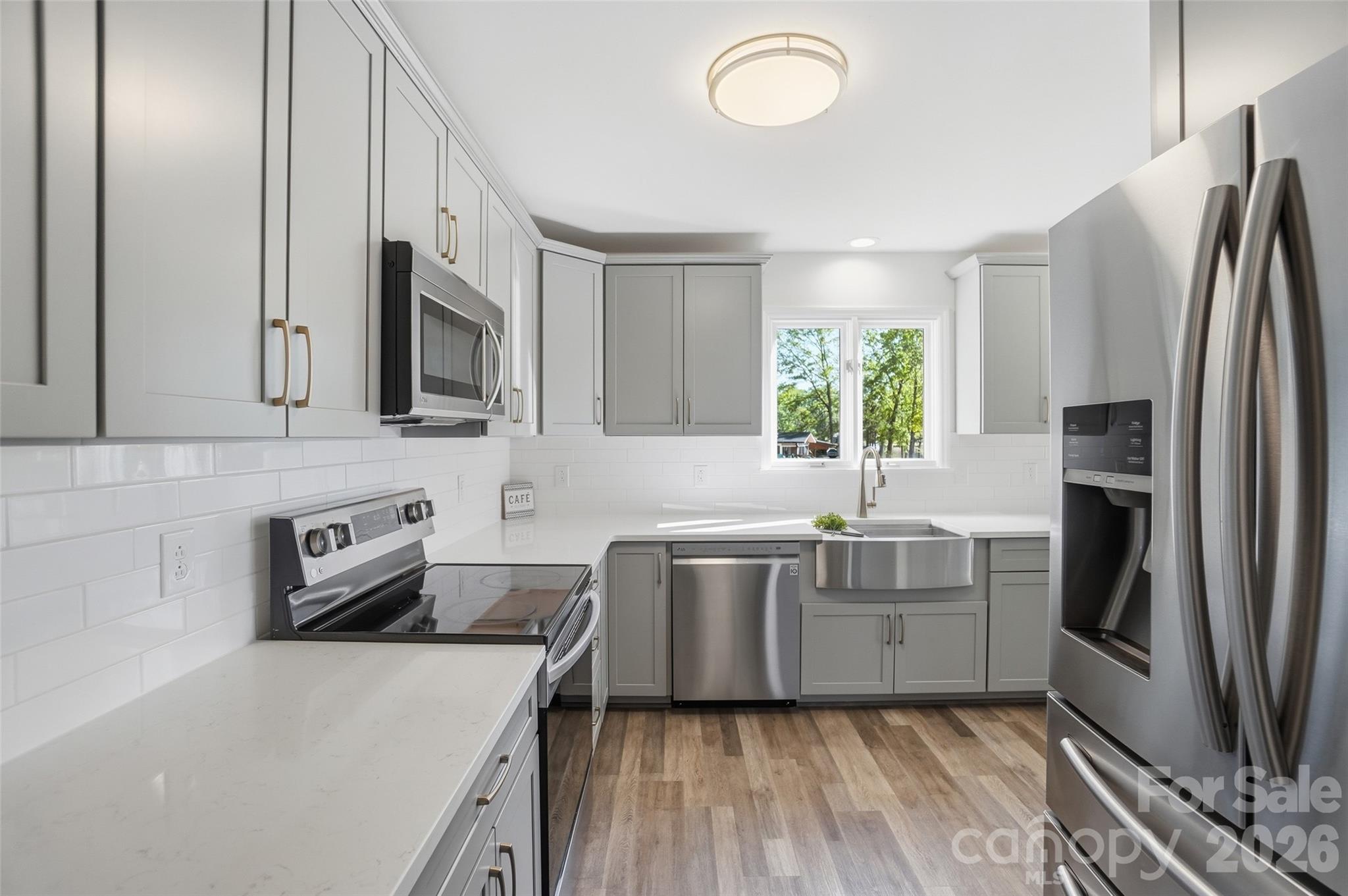 449 Island View Drive — Lexington