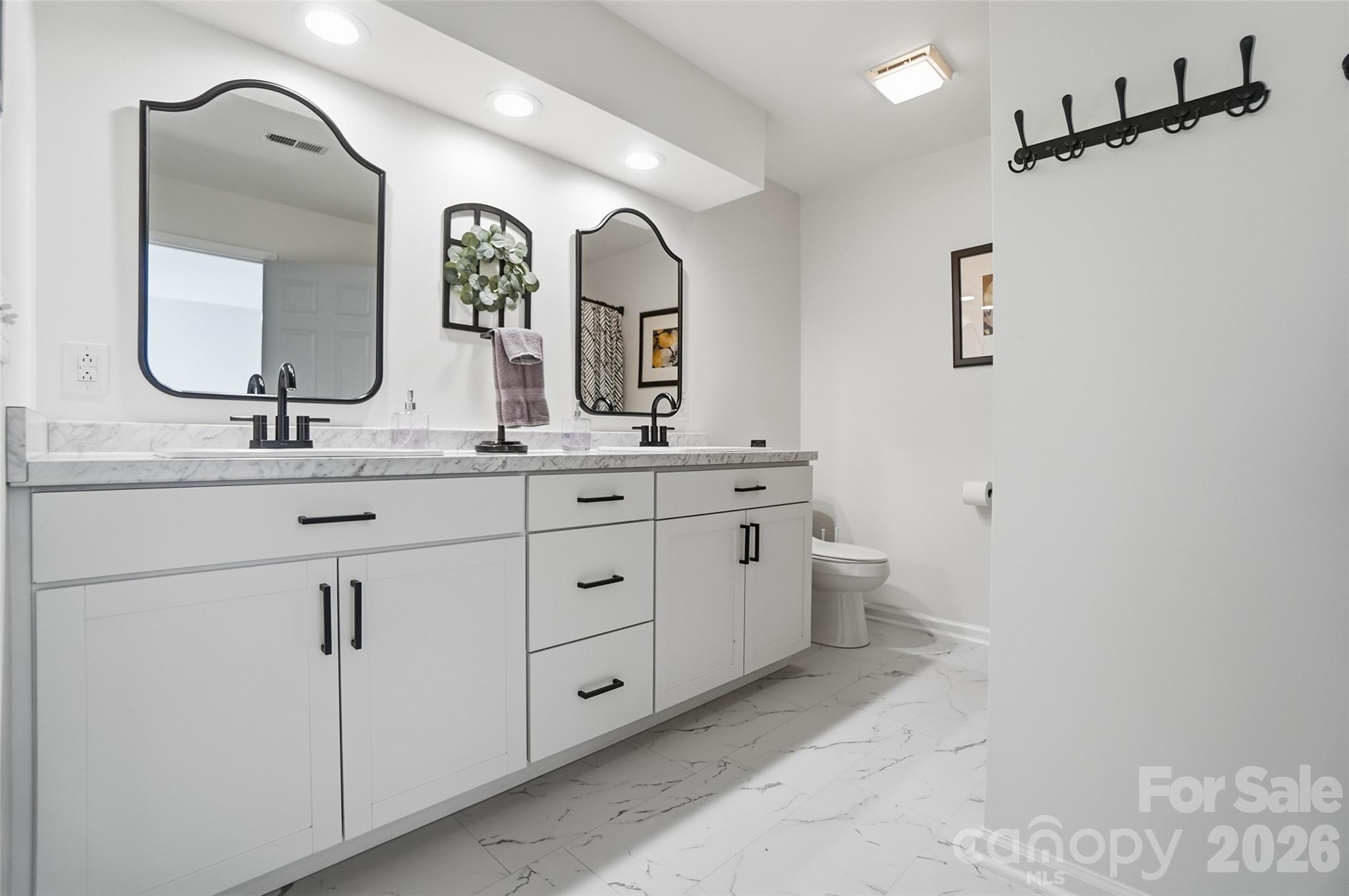 449 Island View Drive — Lexington