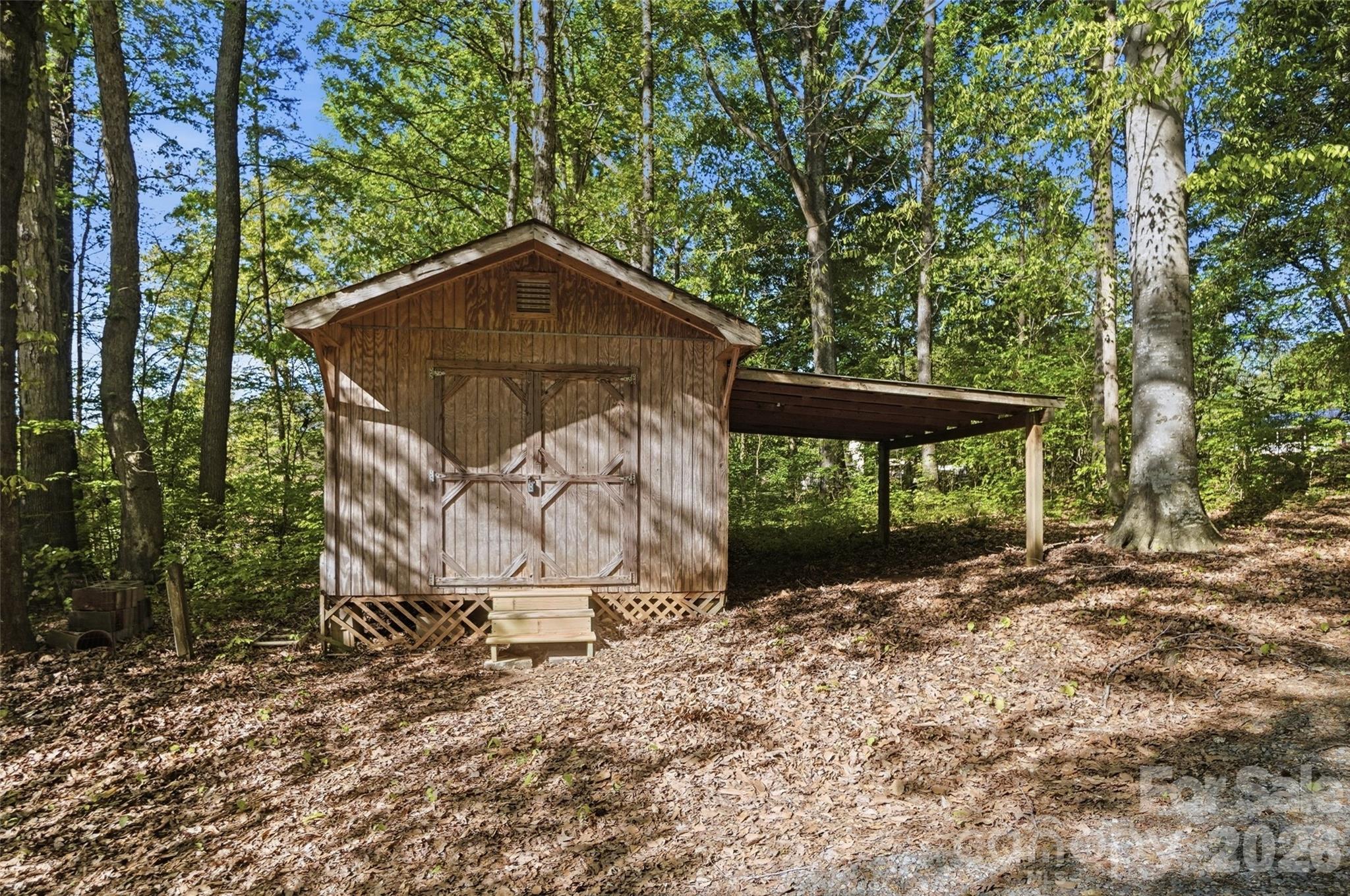 449 Island View Drive — Lexington