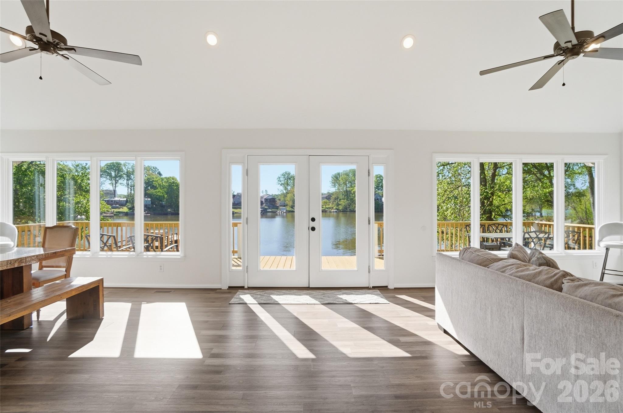 449 Island View Drive — Lexington