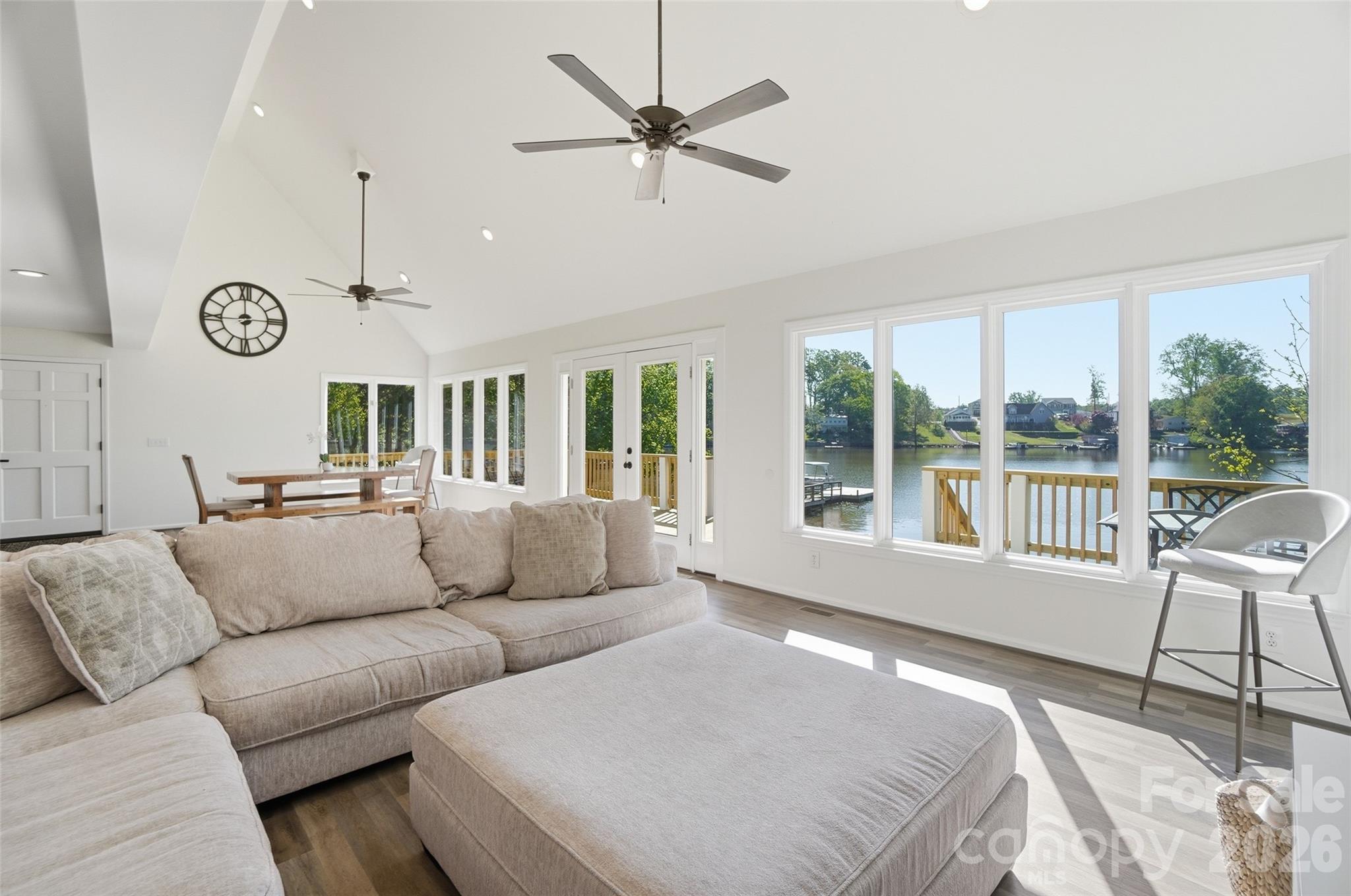 449 Island View Drive — Lexington