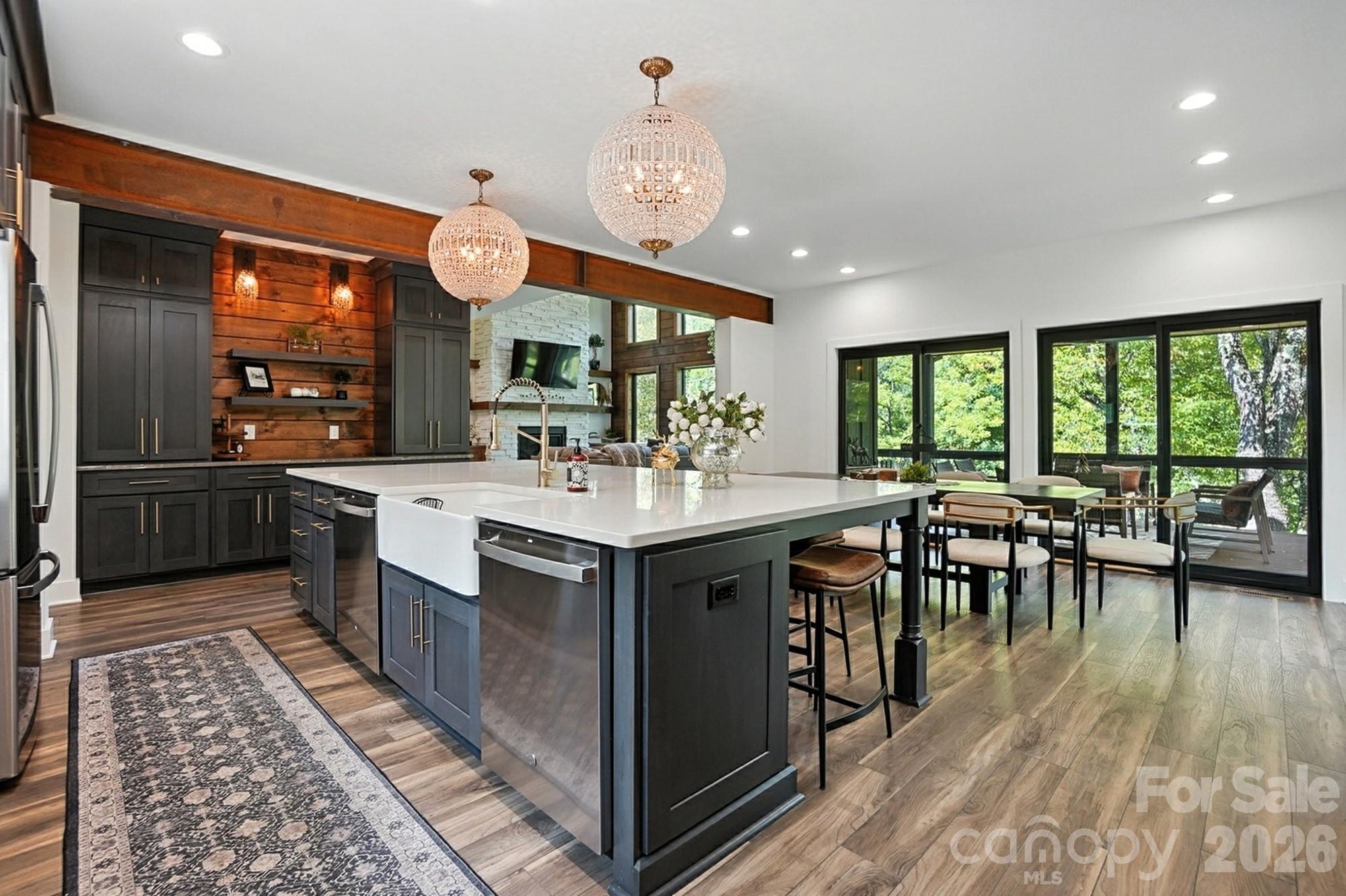 727 Riverwind Drive — Lansing