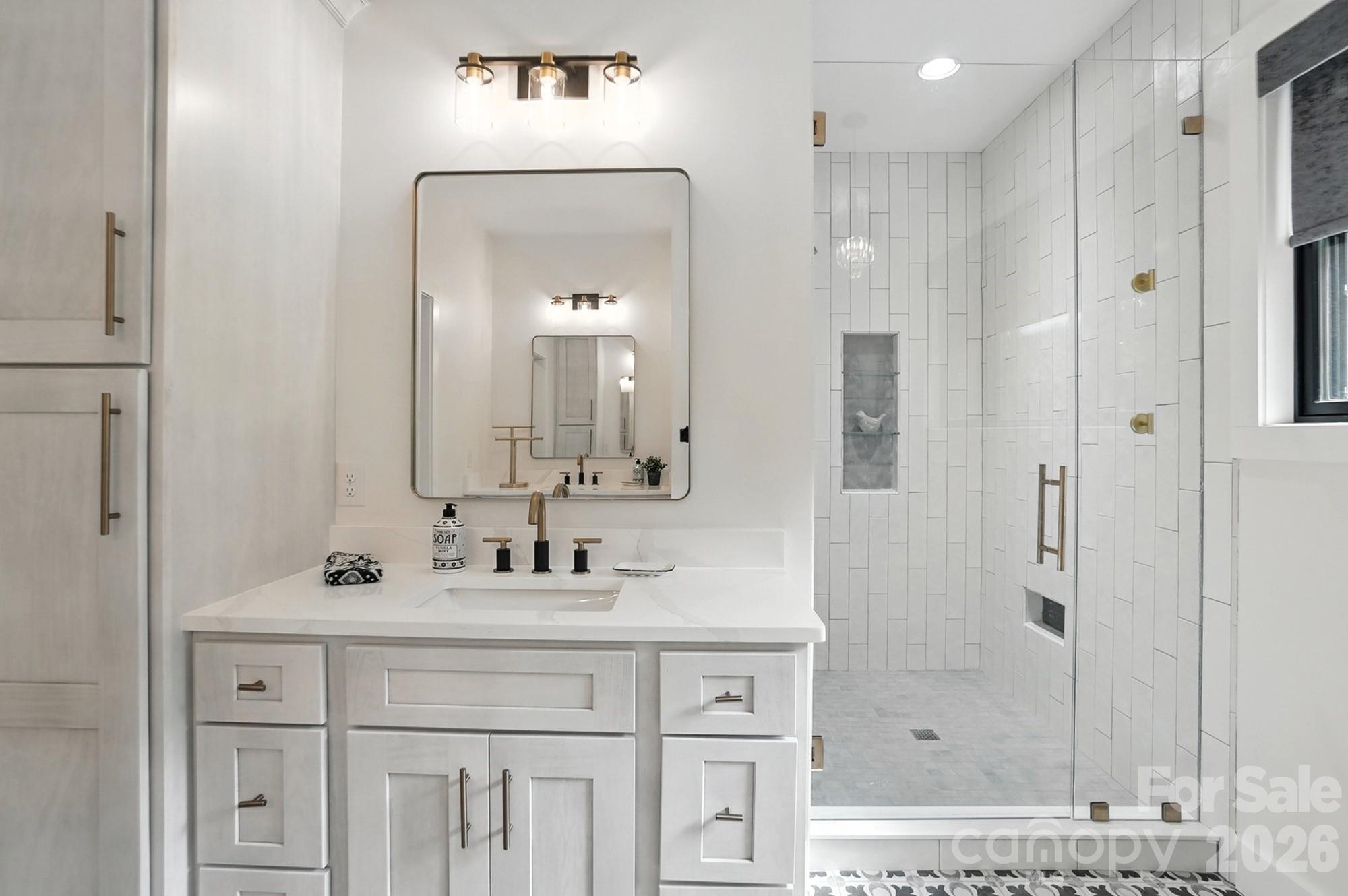 727 Riverwind Drive — Lansing